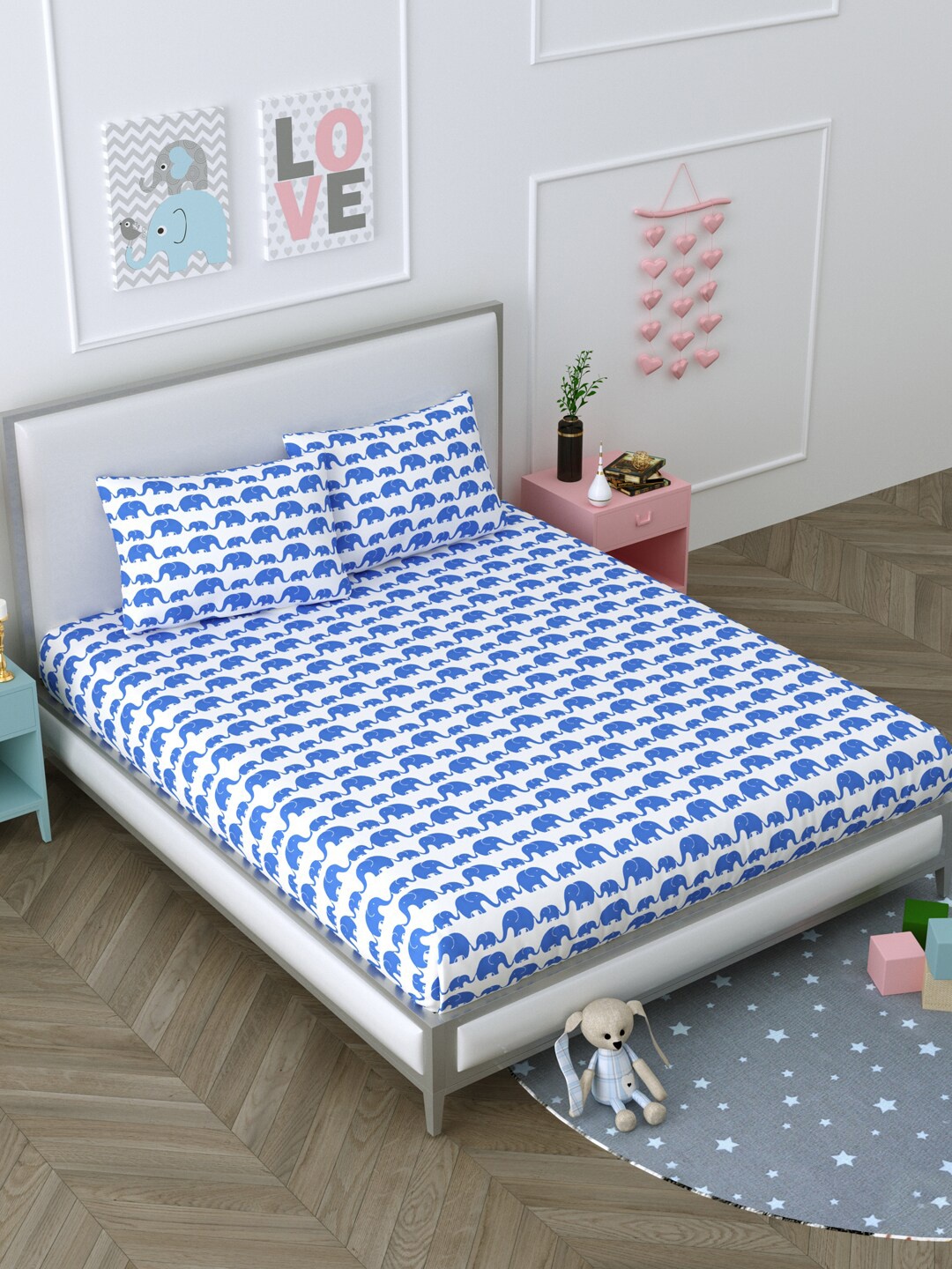 

LIVING ROOTS White & Blue Graphic 180 TC Cotton King Bedsheet with 2 Pillow Covers