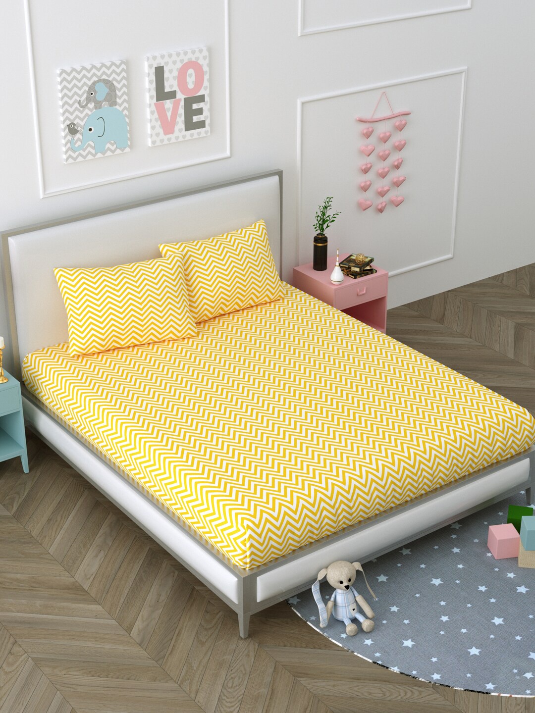 

LIVING ROOTS White & Yellow Geometric 180 TC Cotton King Bedsheet with 2 Pillow Covers
