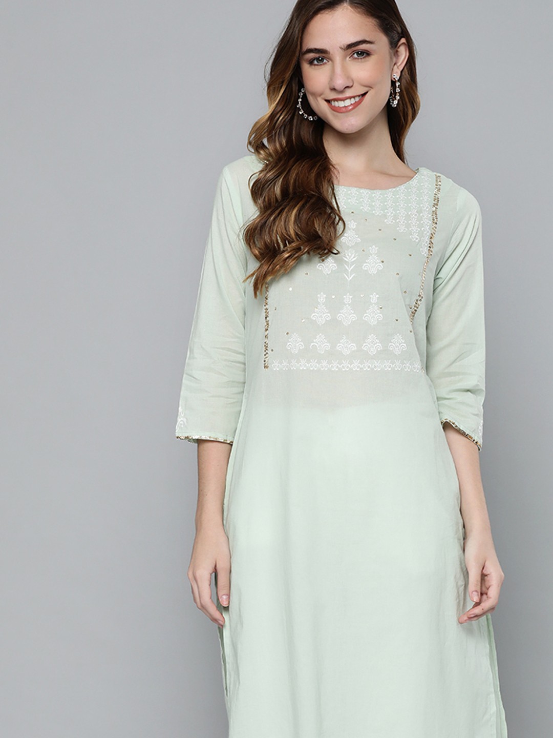 

HERE&NOW Women Green & White Ethnic Motifs Embroidered Sequinned Cotton Straight Kurta