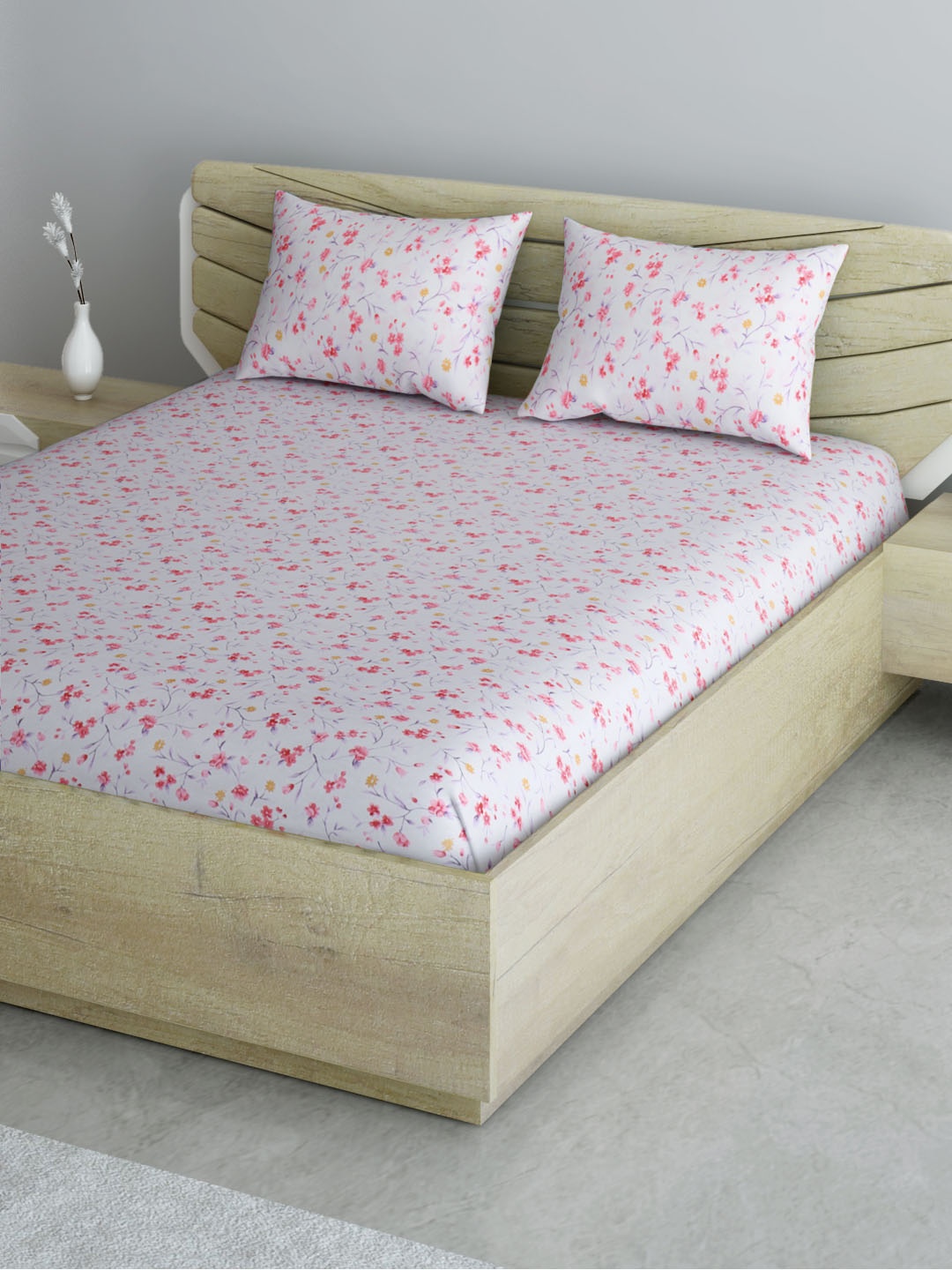 

Aura White & Pink Floral 144 TC 120 GSM Cotton Queen Bedsheet with 2 Pillow Covers