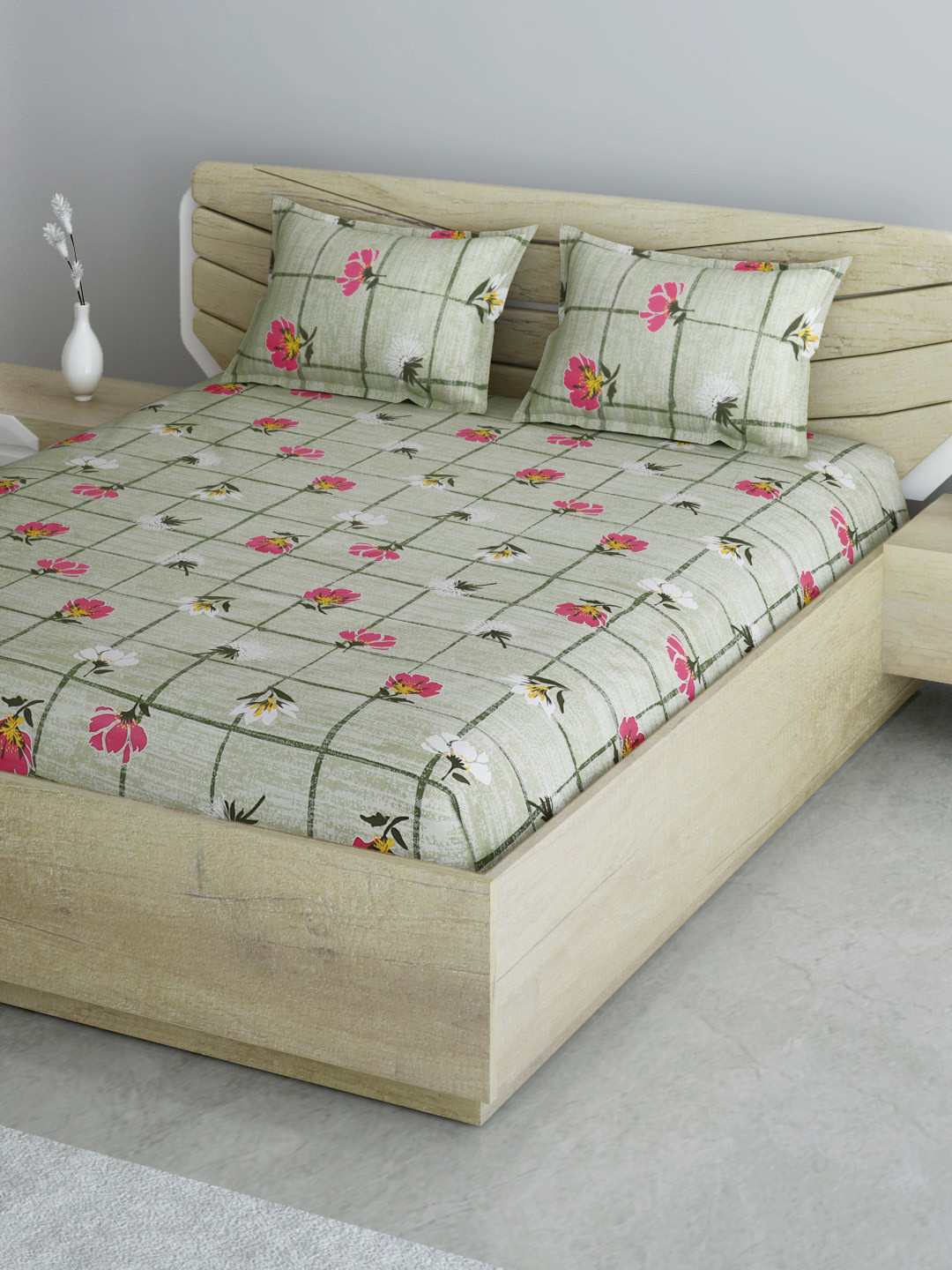 

Aura Green & Pink Floral 144 TC 120 GSM Queen Bedsheet with 2 Pillow Covers