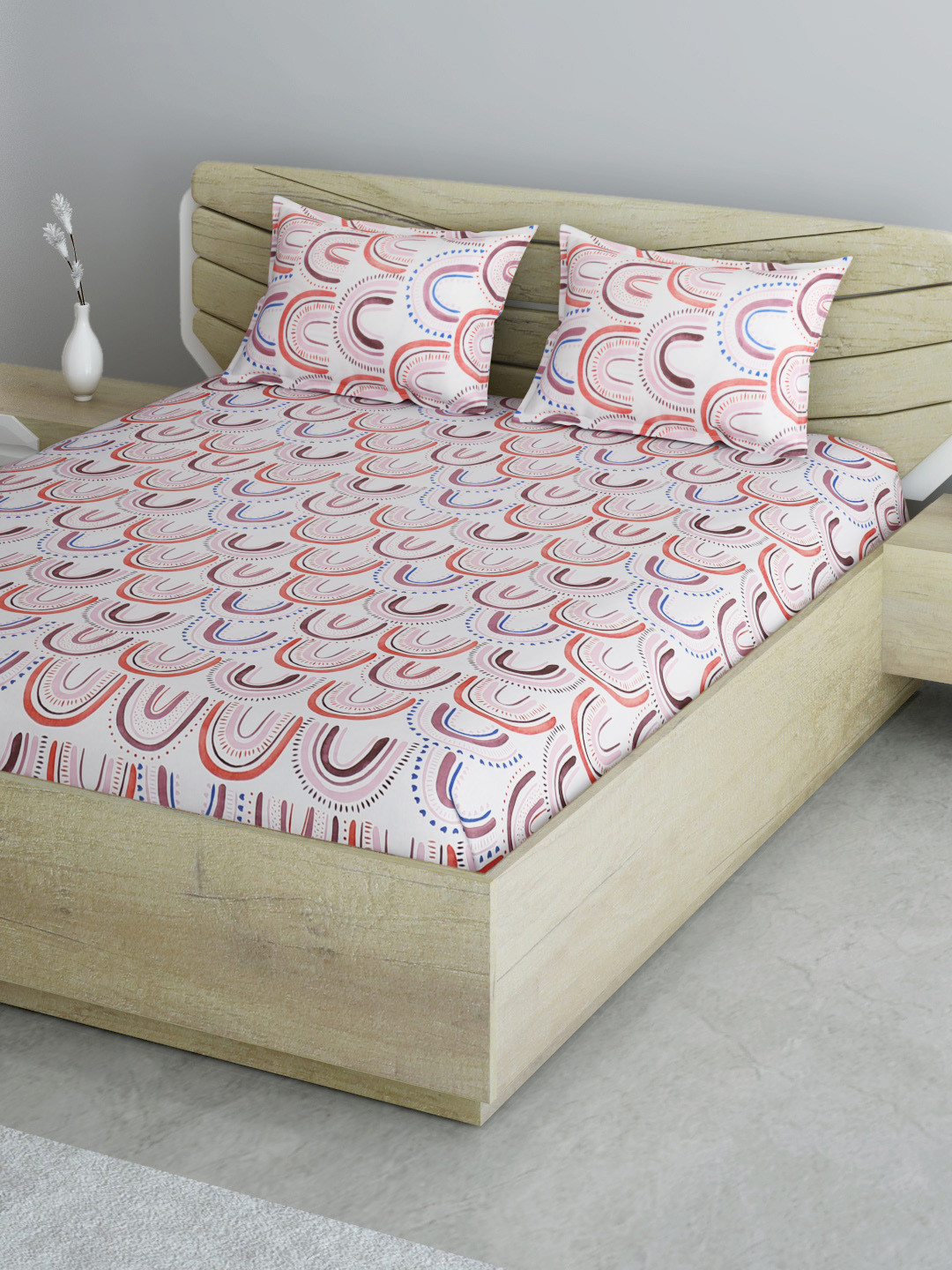 

Aura White & Pink Cotton Geometric Print 144 TC 120 GSM Queen Bedsheet & 2 Pillow Covers