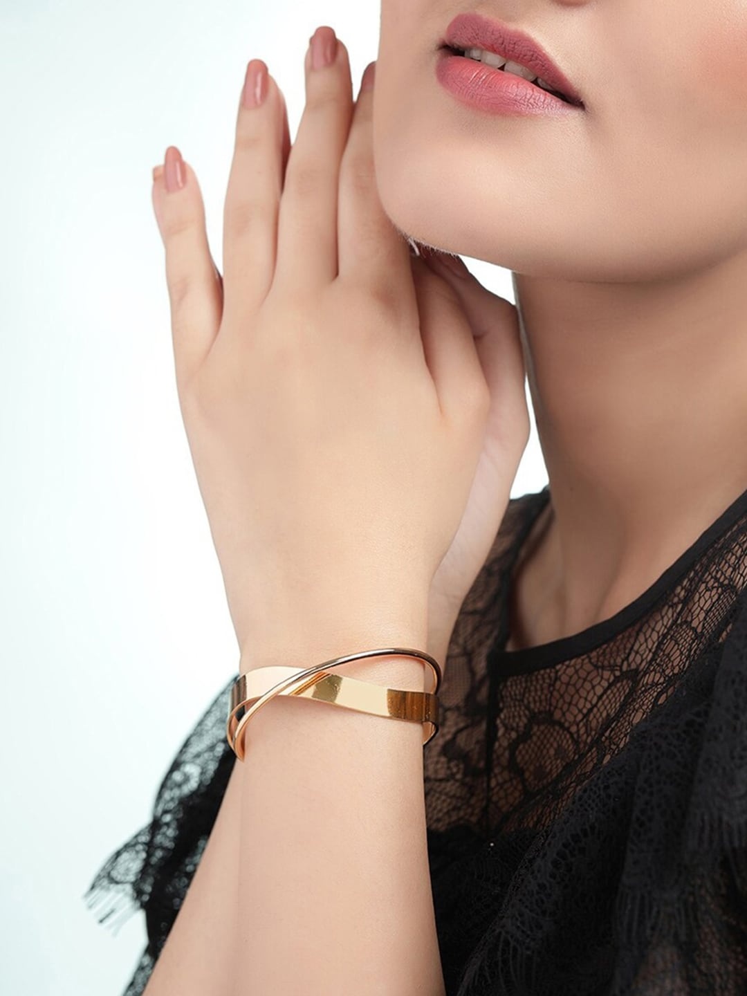 

TOKYO TALKIES X rubans FASHION ACCESSORIES Women Gold-Toned Handcrafted Gold-Plated Cuff Bracelet