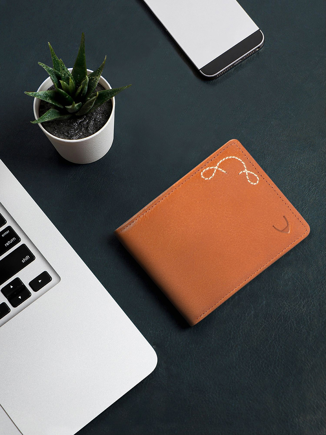 

Hidesign Men Tan Self Design Leather Two Fold Wallet