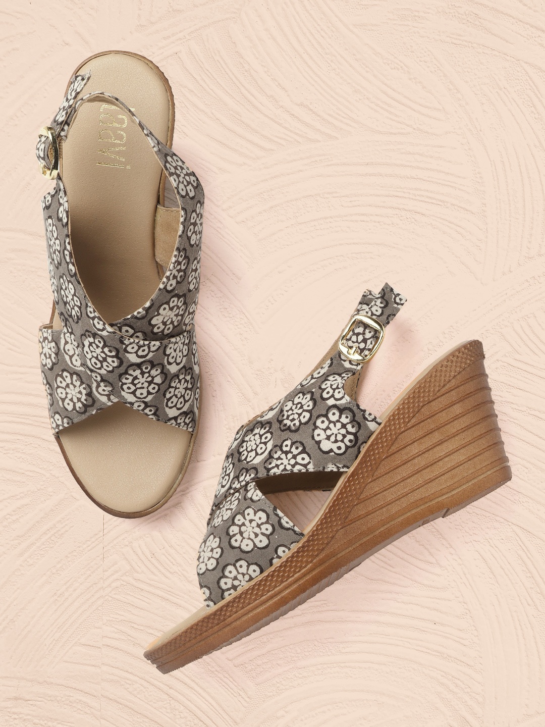

Taavi Women Grey & Off-White Ethnic Printed Criss-Cross Open-Toe Wedges