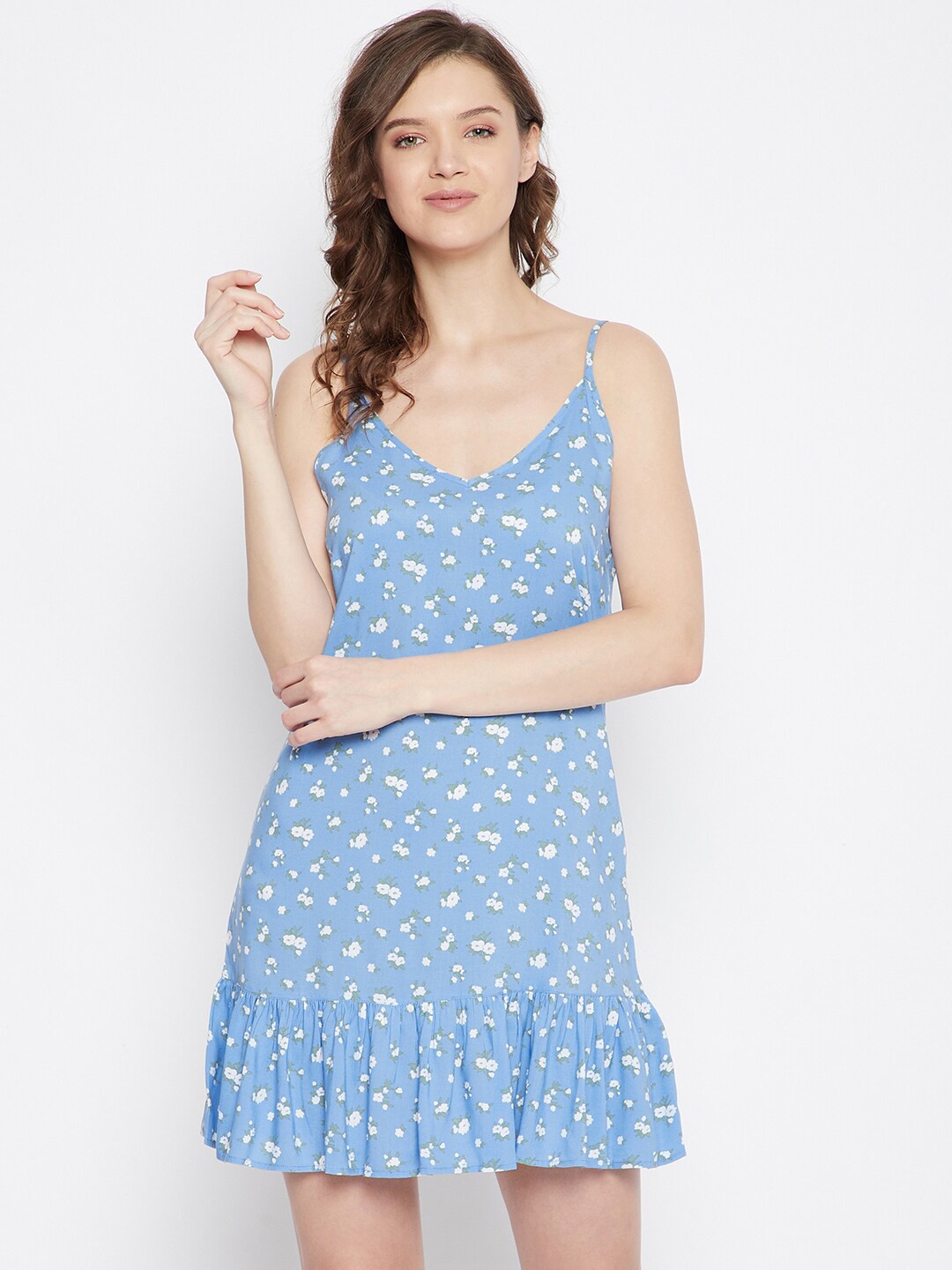 

Hypernation Woman Blue Floral Printed Nightdress