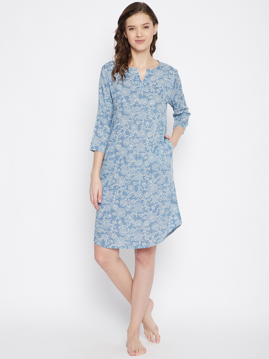 

Hypernation Woman Blue Floral Printed Nightdress