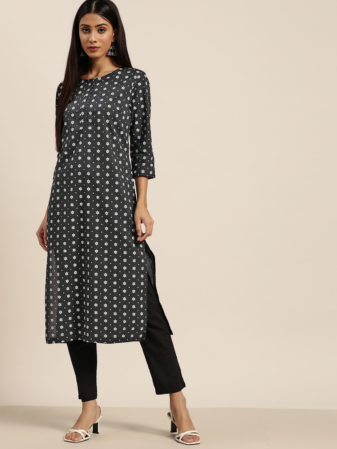 

Moda Rapido Women Charcoal & White Pure Cotton Floral Printed Floral Kurta