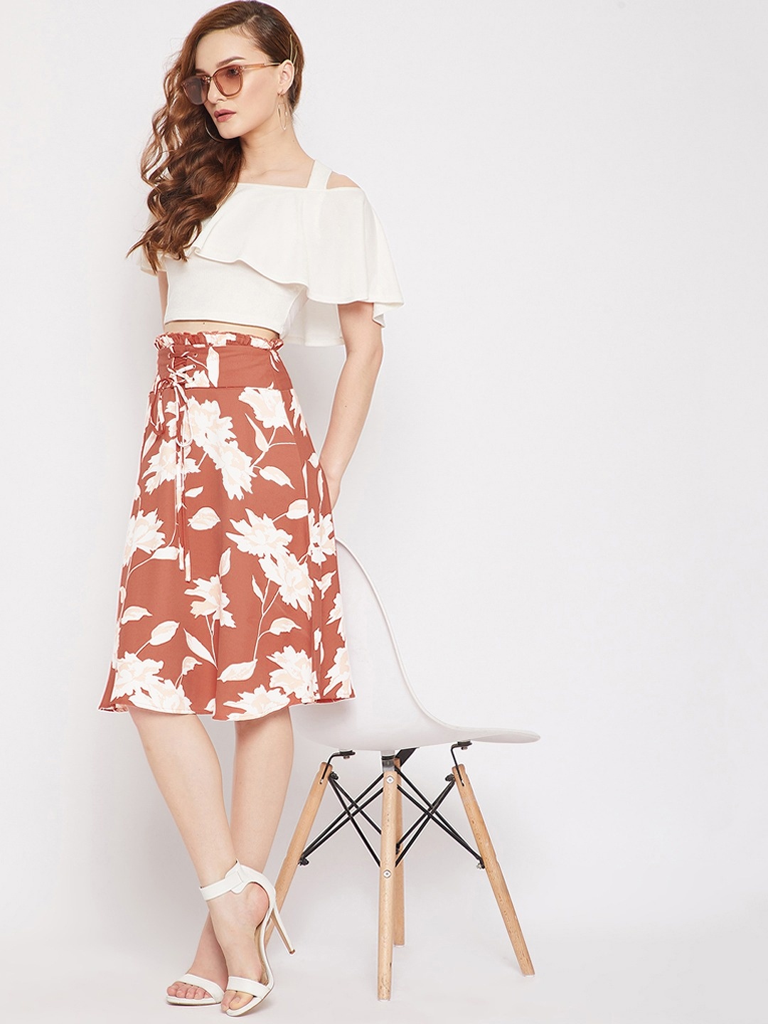 

Berrylush Women Brown & White Floral Printed Knee-Length A-Line Skirt