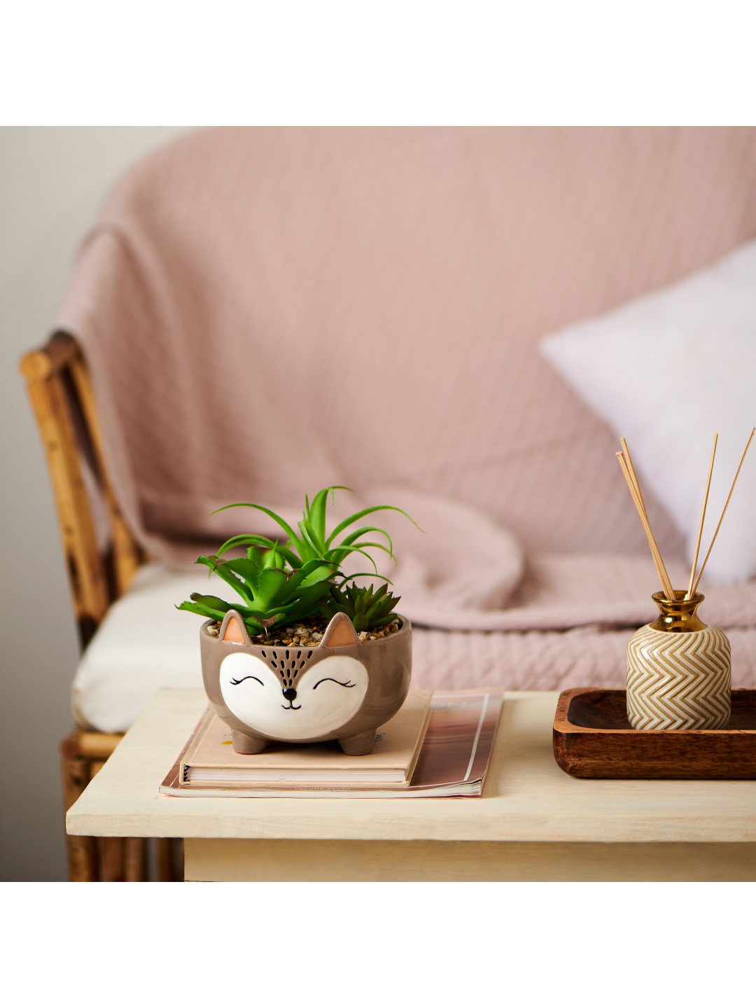 

Chumbak Brown & White Purr-fect for Indoors Planter