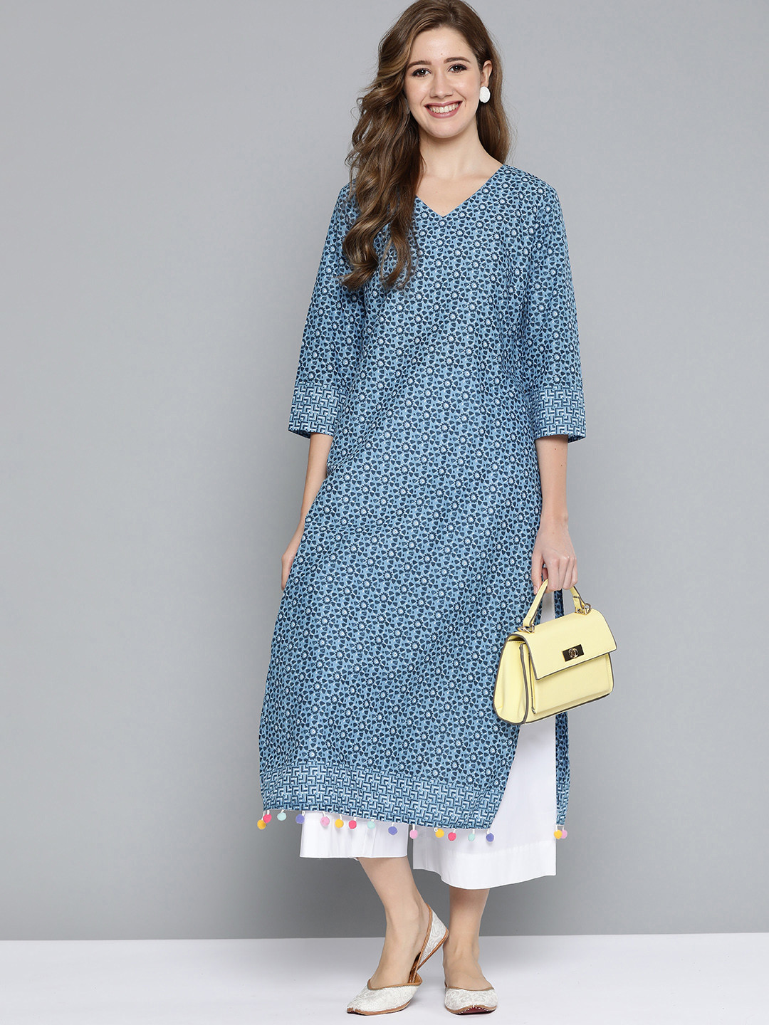 

HERE&NOW Women Blue & White Ethnic Motifs Print Cotton Straight Kurta