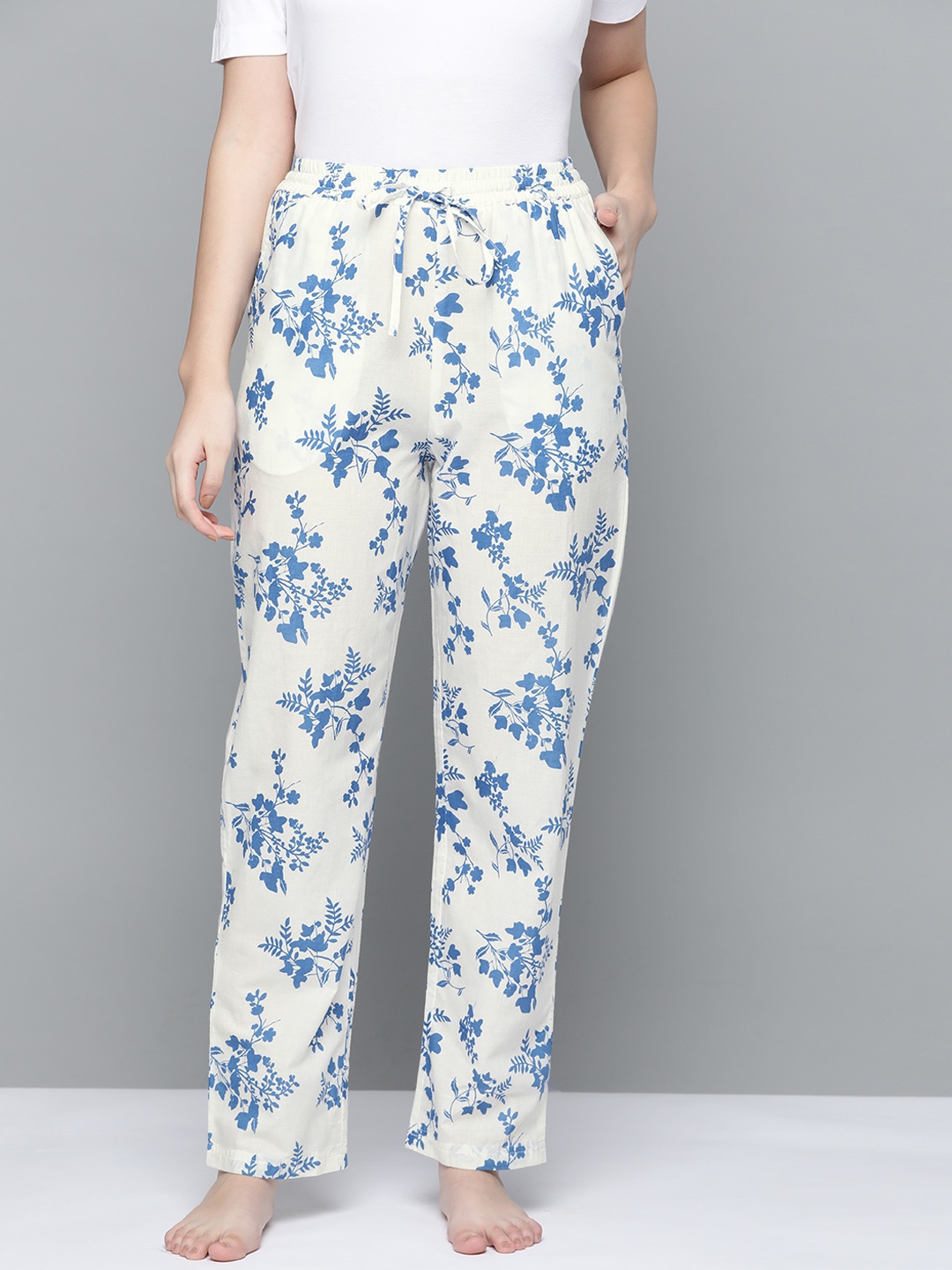 

HERE&NOW Women White & Blue Floral Print Cotton Lounge Pants