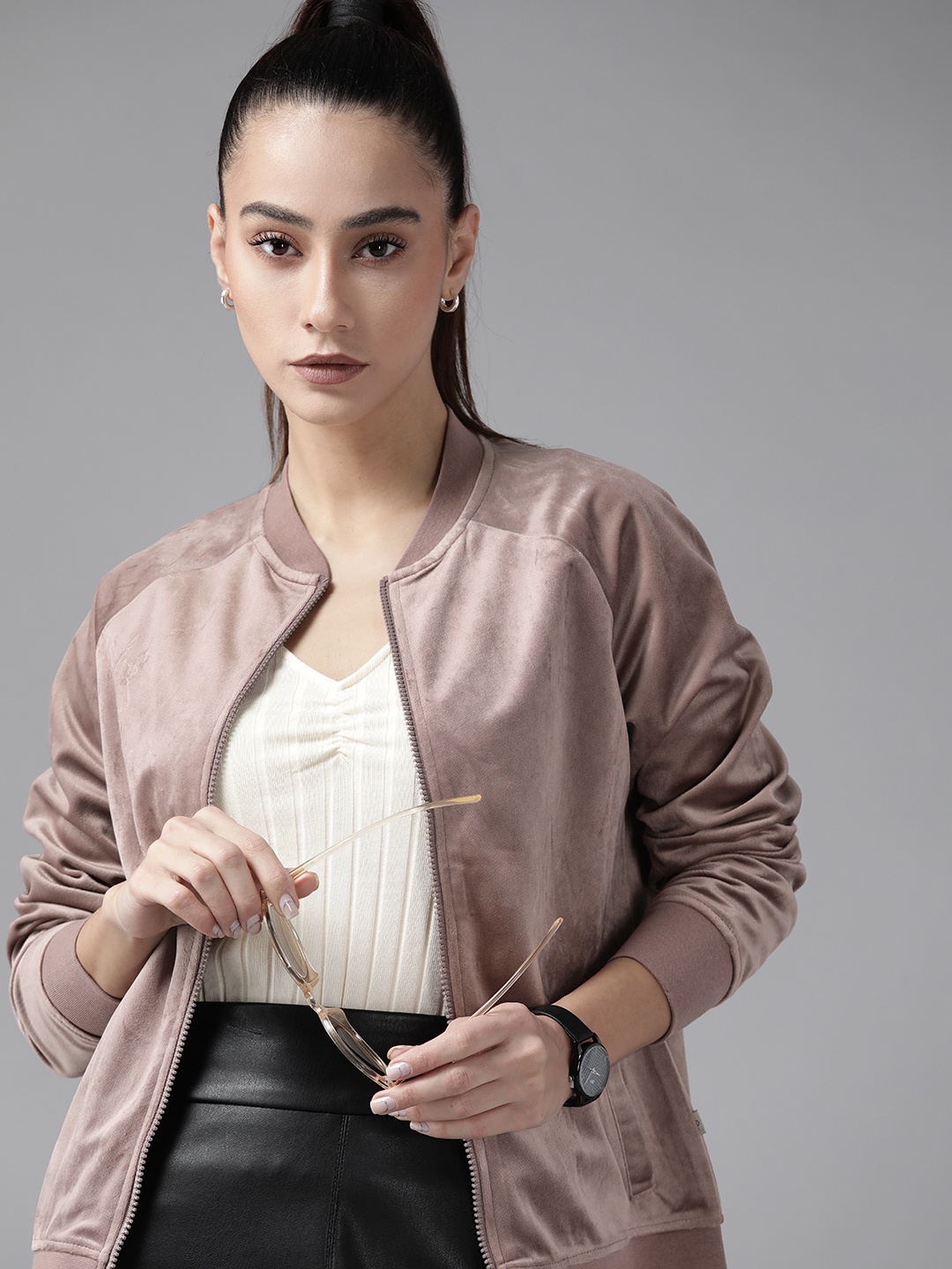 

Roadster Women Mauve Solid Velvet Hooded Sweatshirt