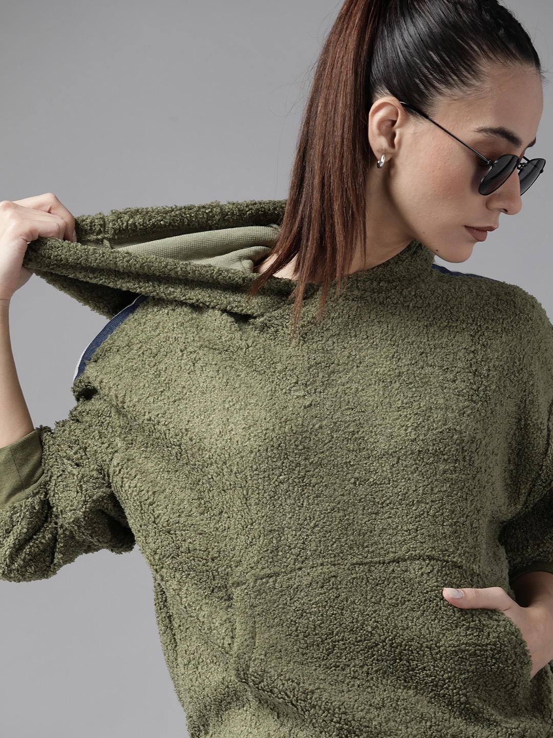 

Roadster Women Olive Green Solid Hooded Sherpa Sweatshirt