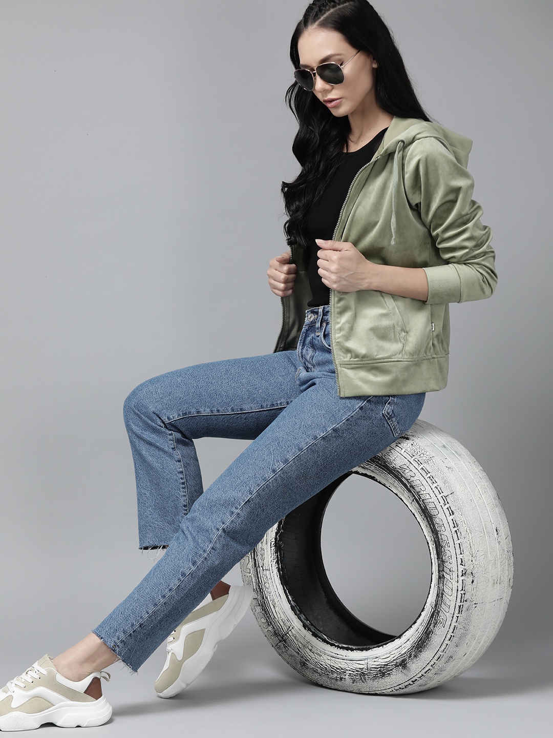 

Roadster Women Green Solid Velour Hooded Sweatshirt