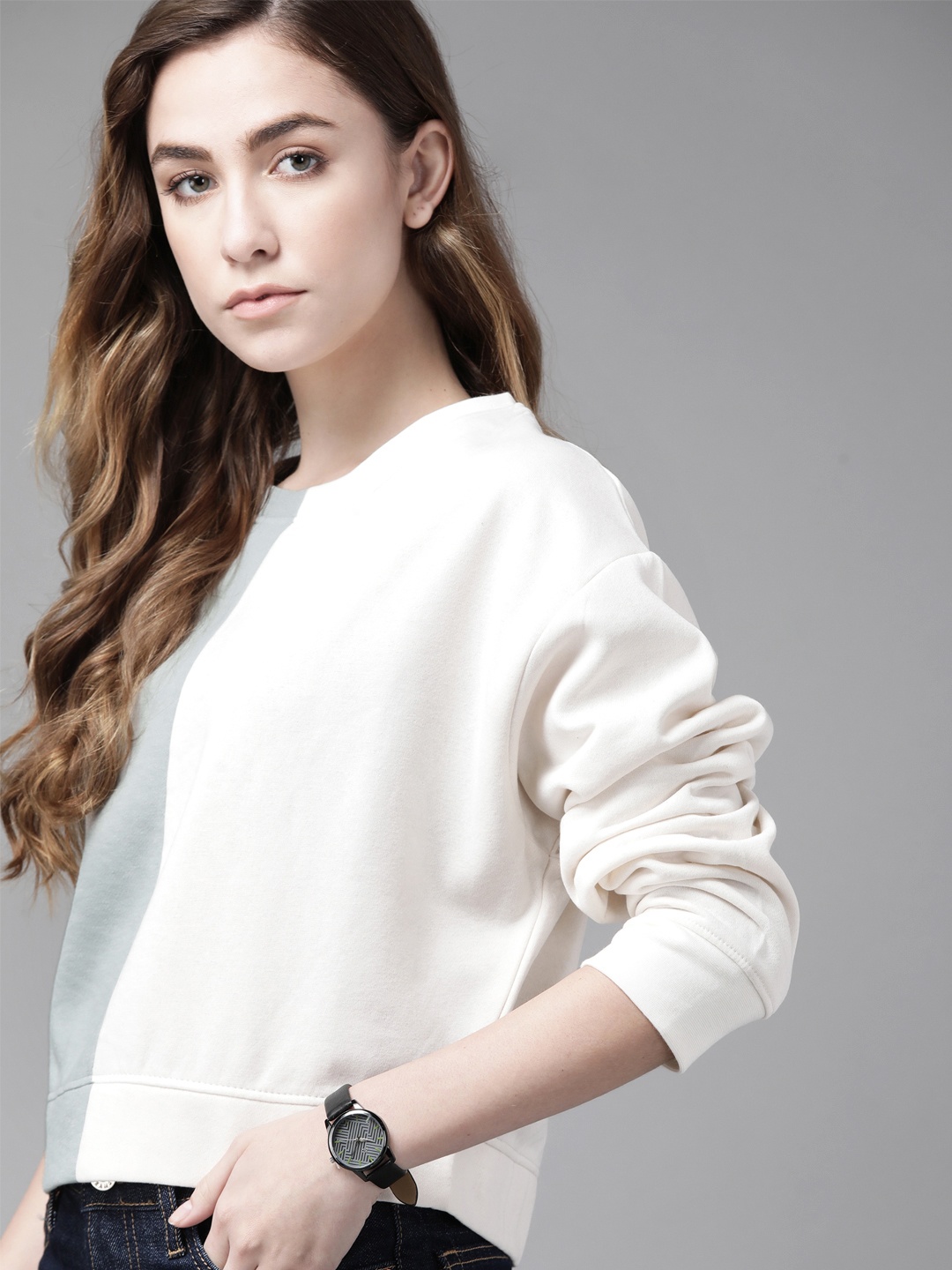 

Roadster Women Blue & White Colourblocked Sweatshirt