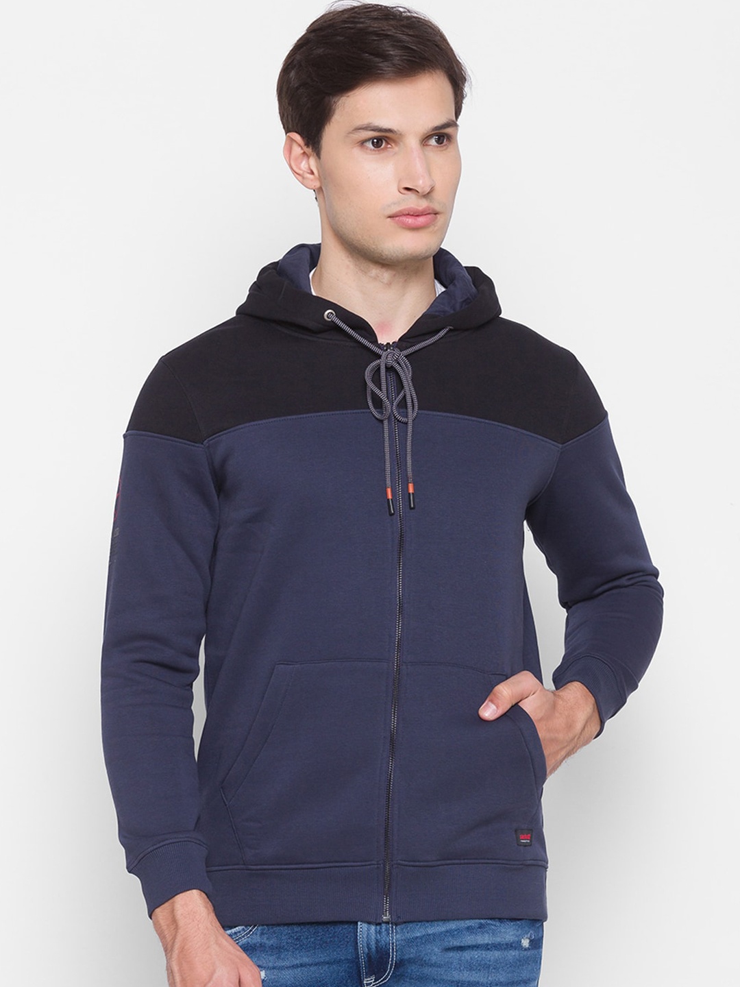 

SPYKAR Men Navy Blue & Black Colourblocked Sweatshirt