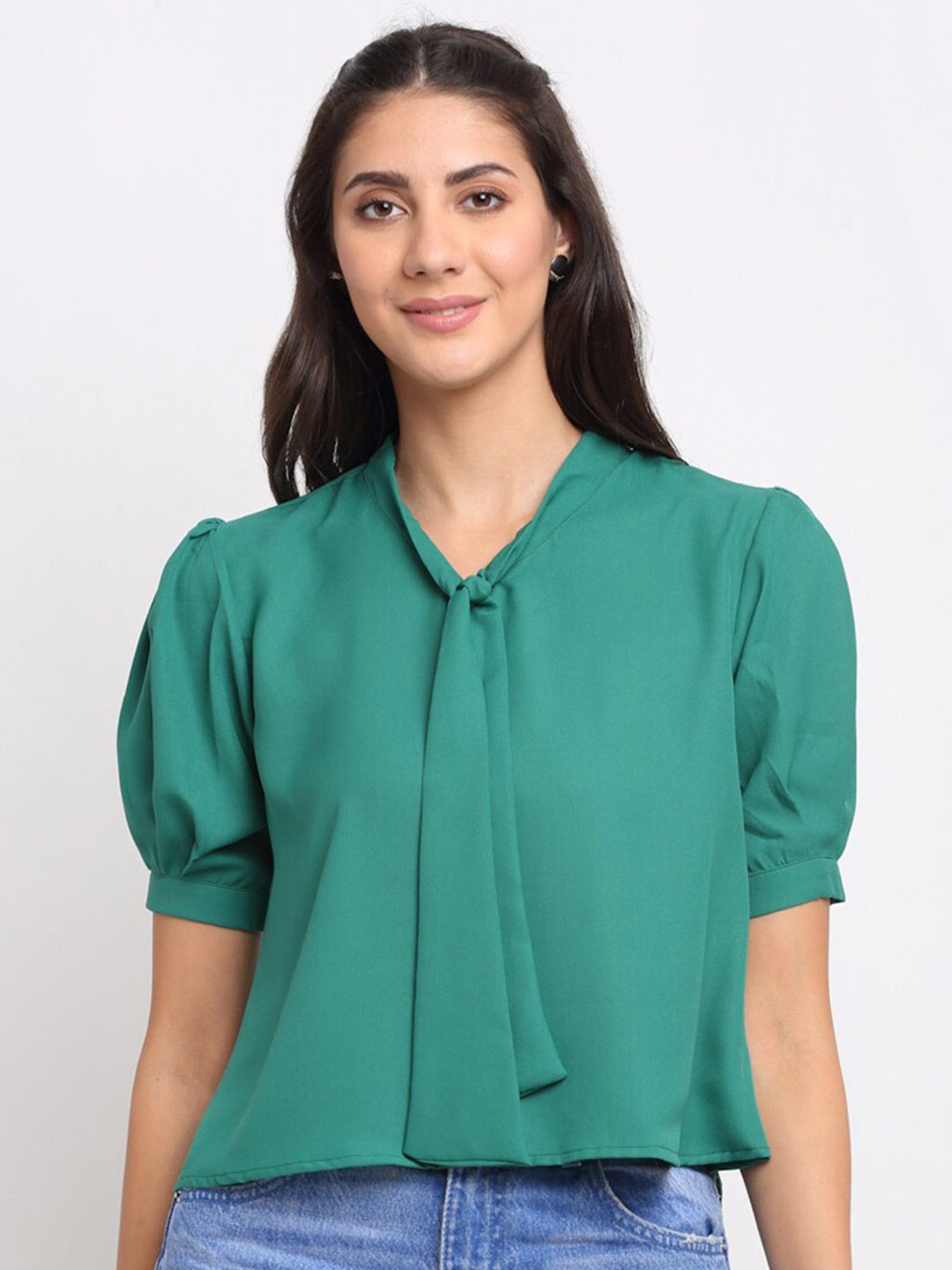 

Just Wow Green Tie-Up Neck Crepe Top