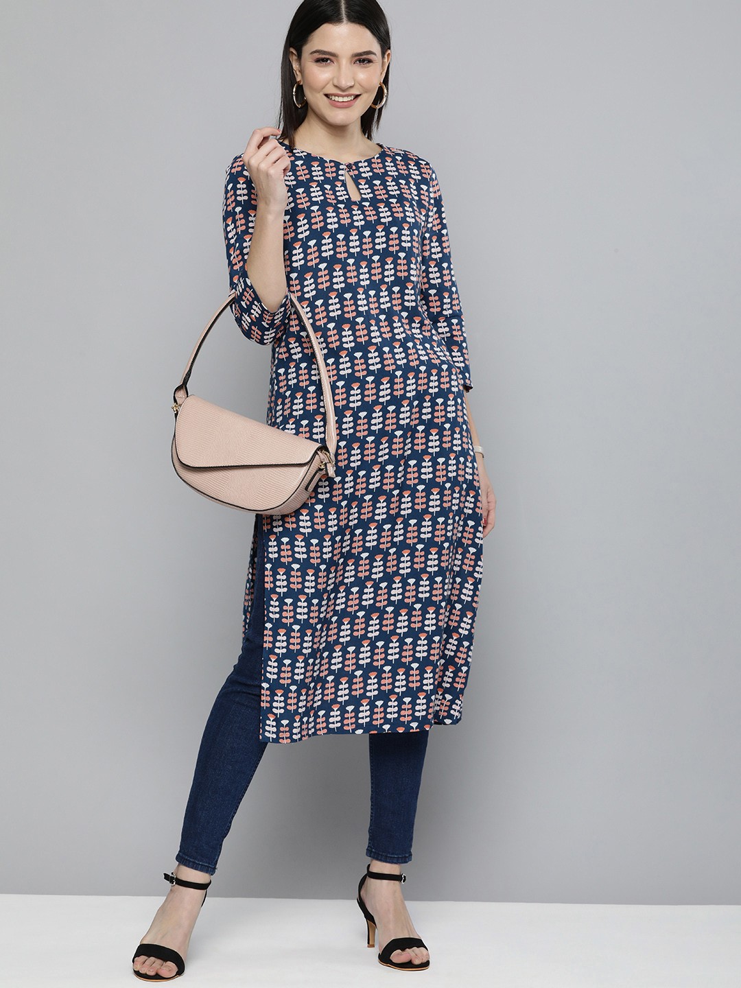 

HERE&NOW Women Blue & Pink Ethnic Motifs Printed Keyhole Neck Kurta