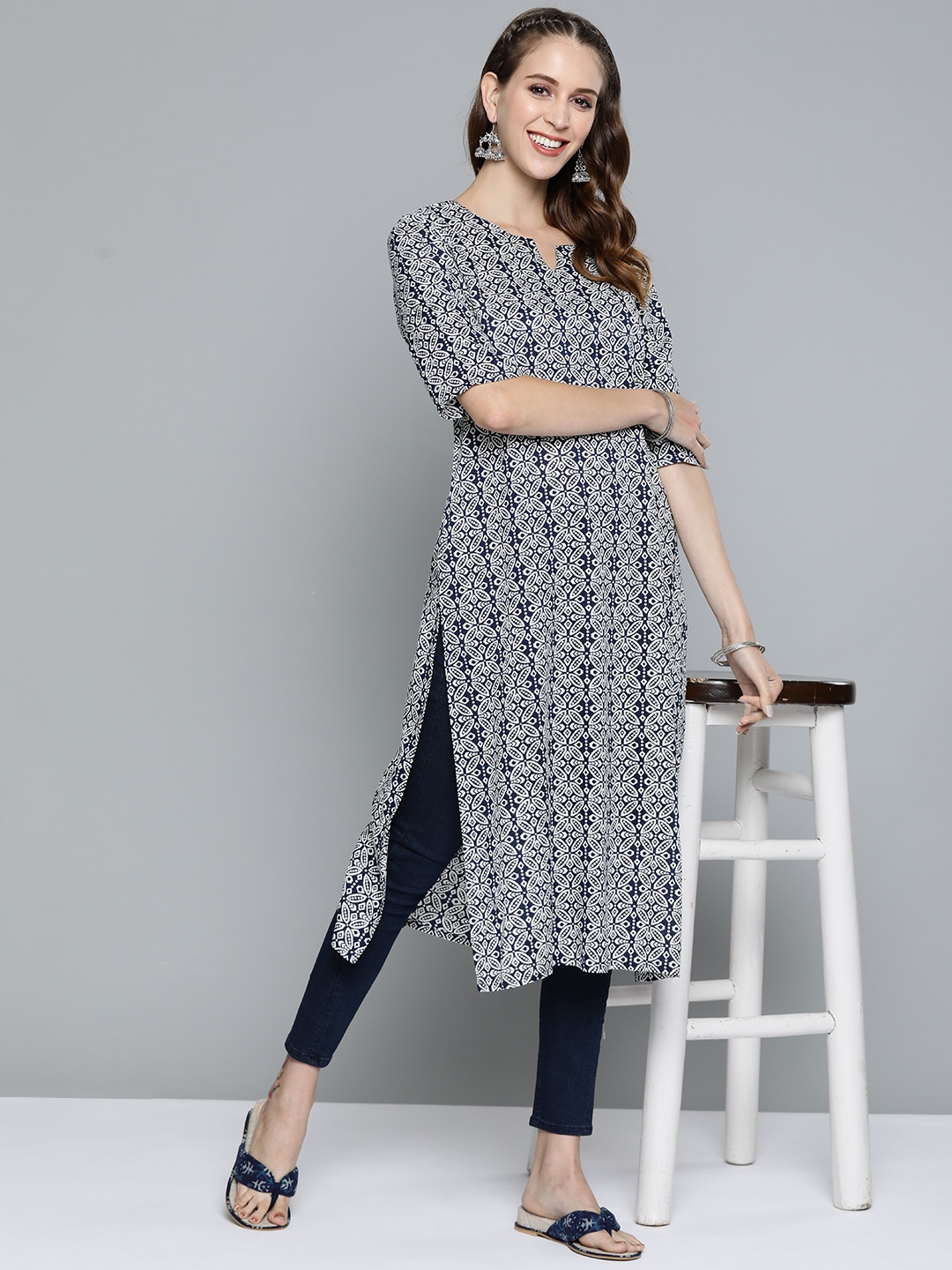 

HERE&NOW Women Navy & White Ethnic Motifs Printed Kurta, Navy blue