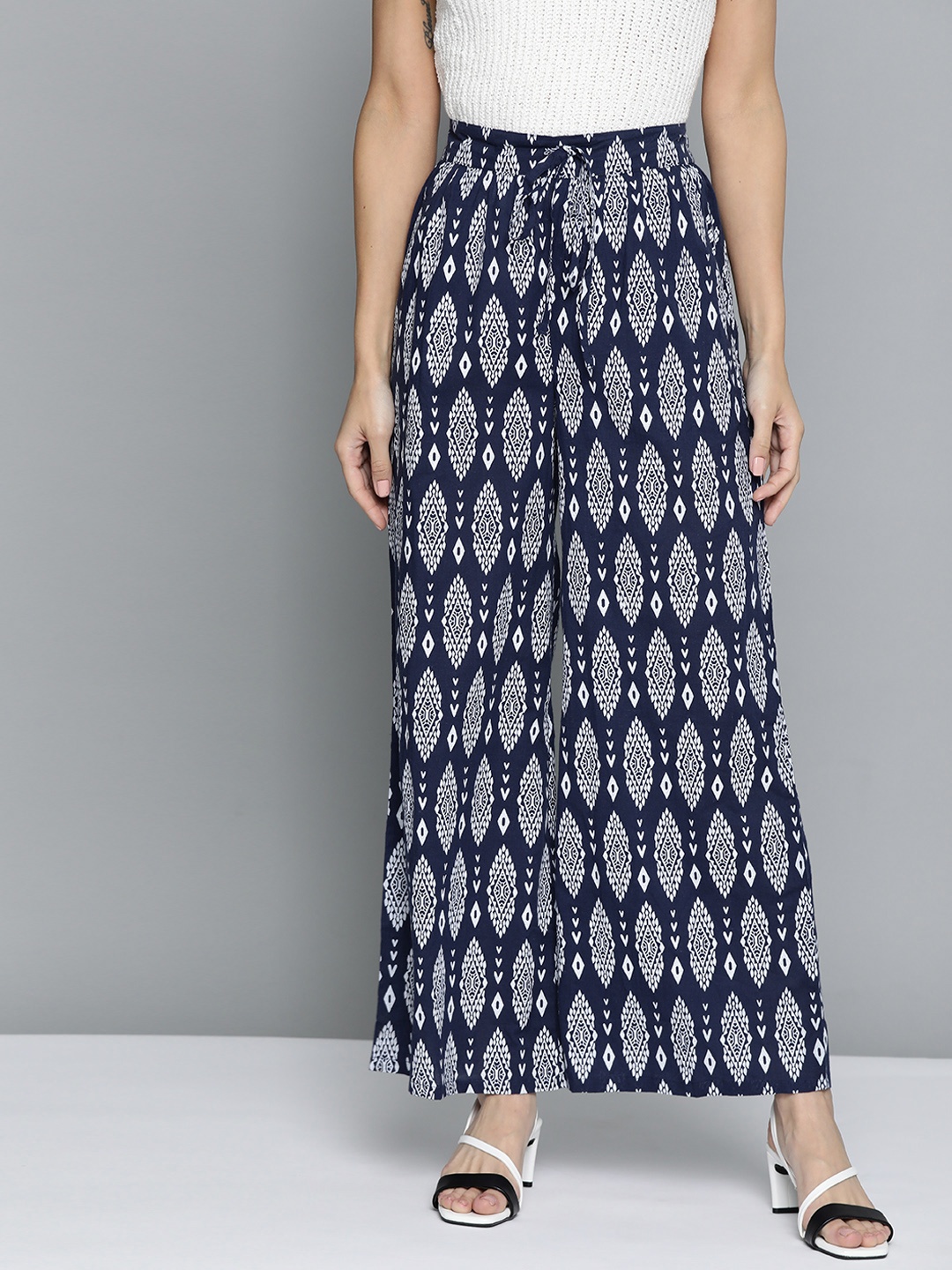 

HERE&NOW Women Navy Blue & White Pure Cotton Ethnic Motifs Printed Ethnic Palazzos