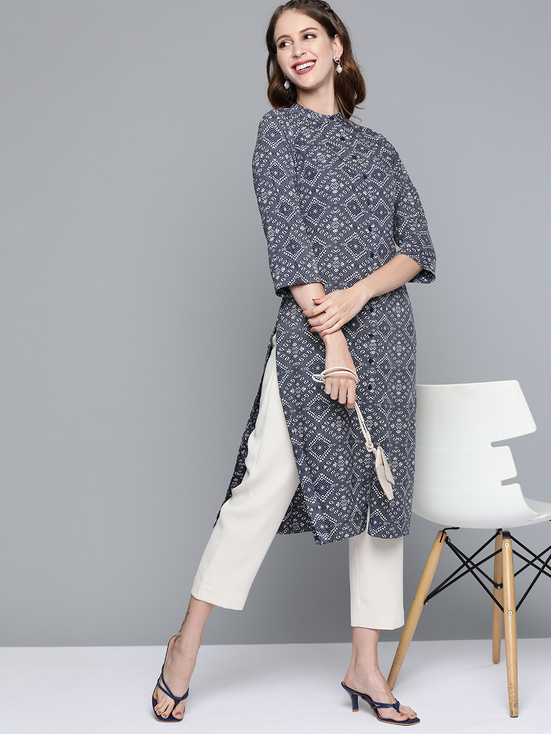 

HERE&NOW Women Navy Blue & Off White Ethnic Motifs Printed Straight Kurta