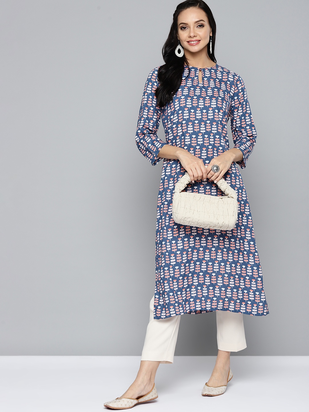 

HERE&NOW Women Navy Blue & Pink Ethnic Motifs Printed Keyhole Neck Kurta