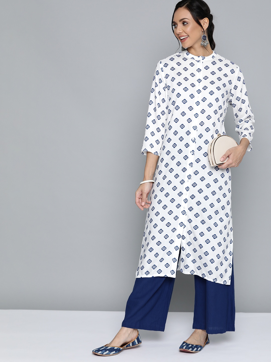 

HERE&NOW Women White & Blue Geometric Print Straight Kurta