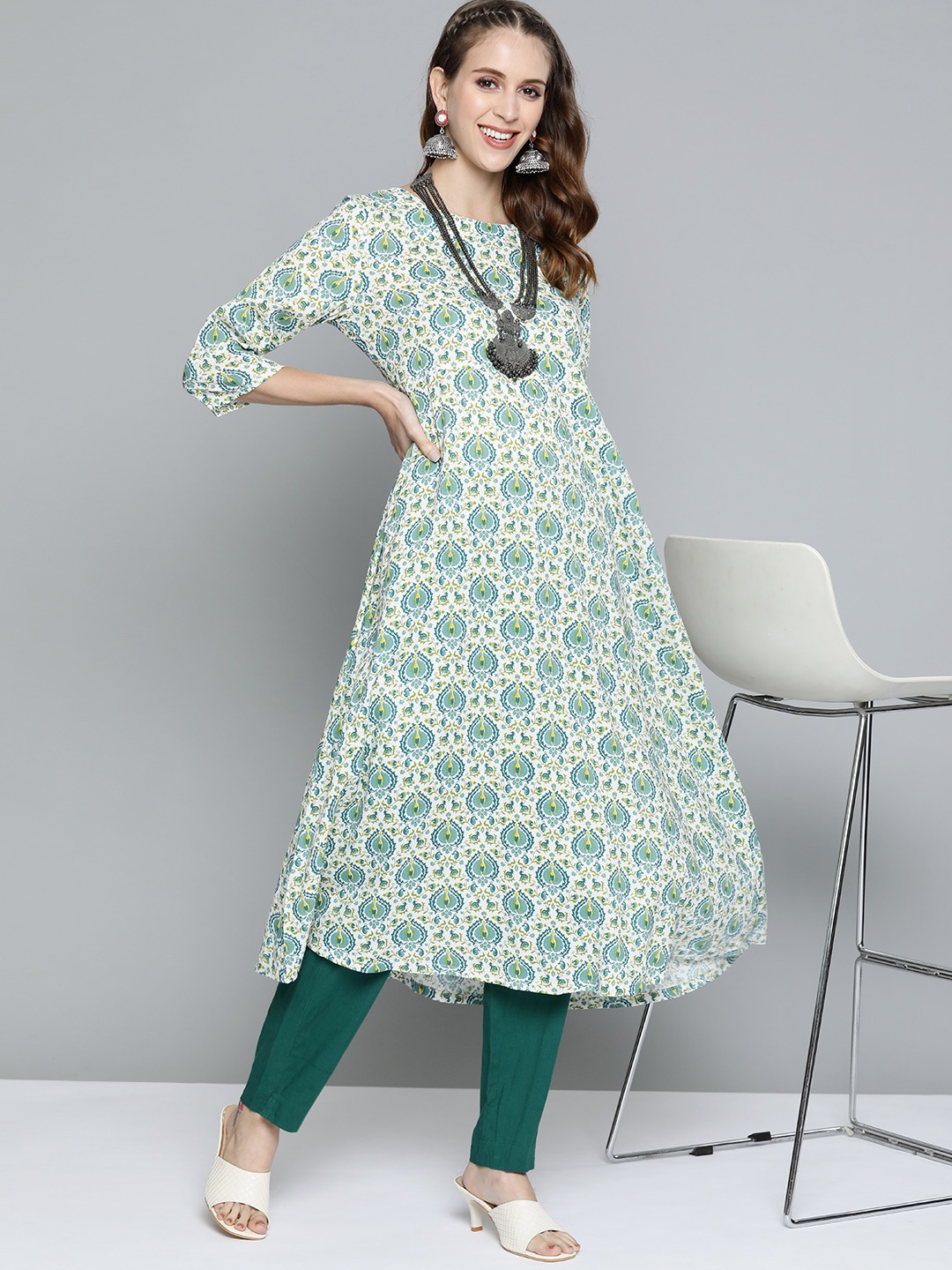

HERE&NOW Women White & Green Ethnic Motifs Printed Kurta