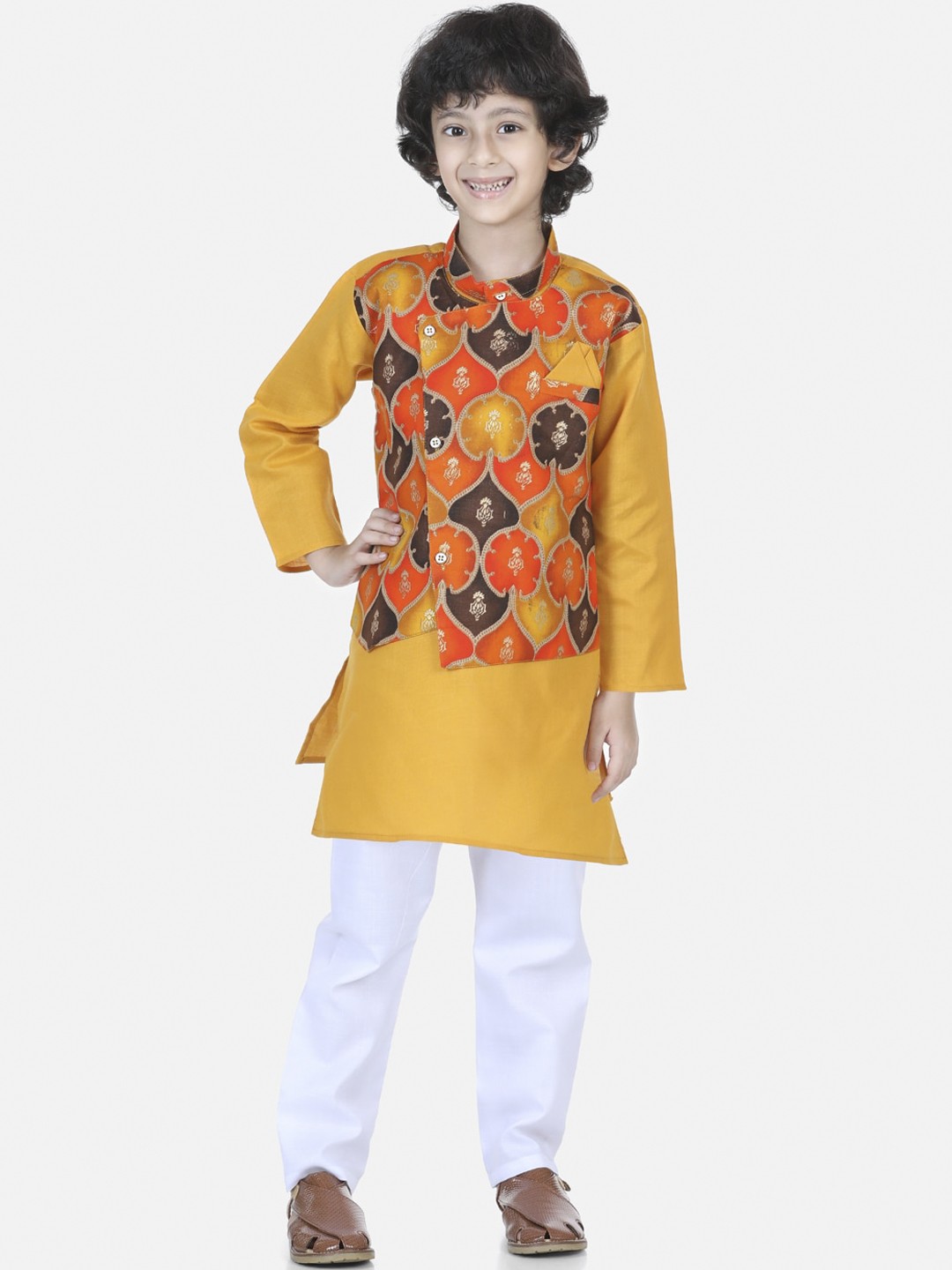 

BownBee Boys Yellow & White Layered Pure Cotton Kurta Set With Jacket
