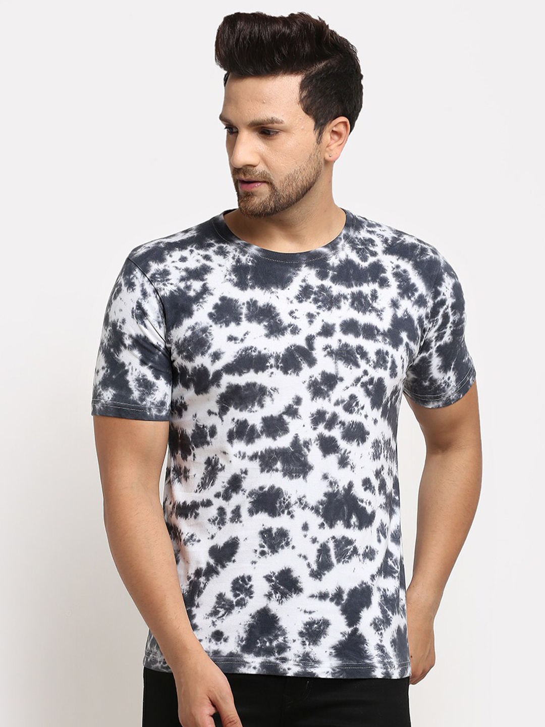 

Ennoble Men Grey & White Dyed T-shirt