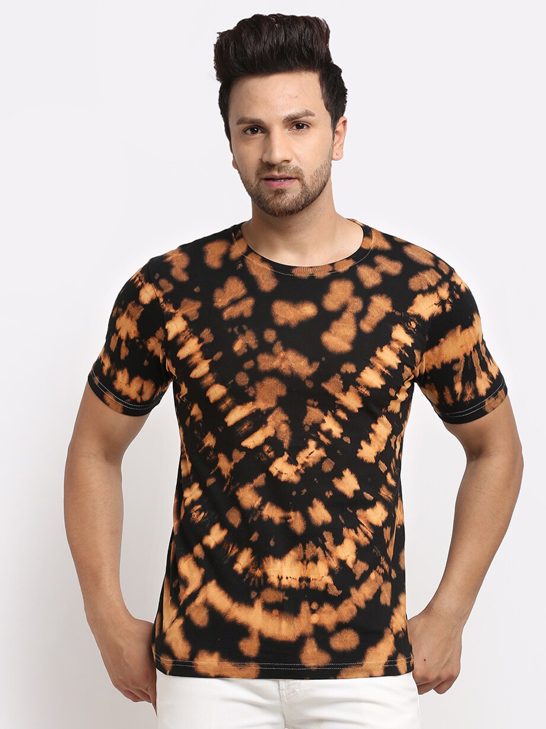 

Ennoble Men Black & Brown Dyed Printed T-shirt