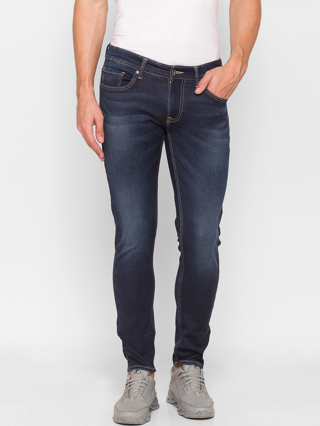 

SPYKAR Men Blue Skinny Fit Low-Rise Light Fade Jeans