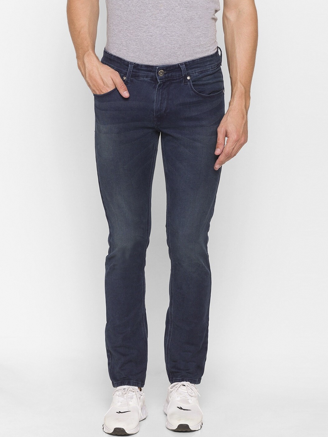 

SPYKAR Men Blue Skinny Fit Low-Rise Mildly Distressed Light Fade Jeans