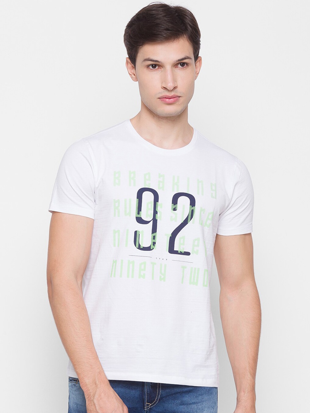 

SPYKAR Men White Typography Printed Slim Fit T-shirt