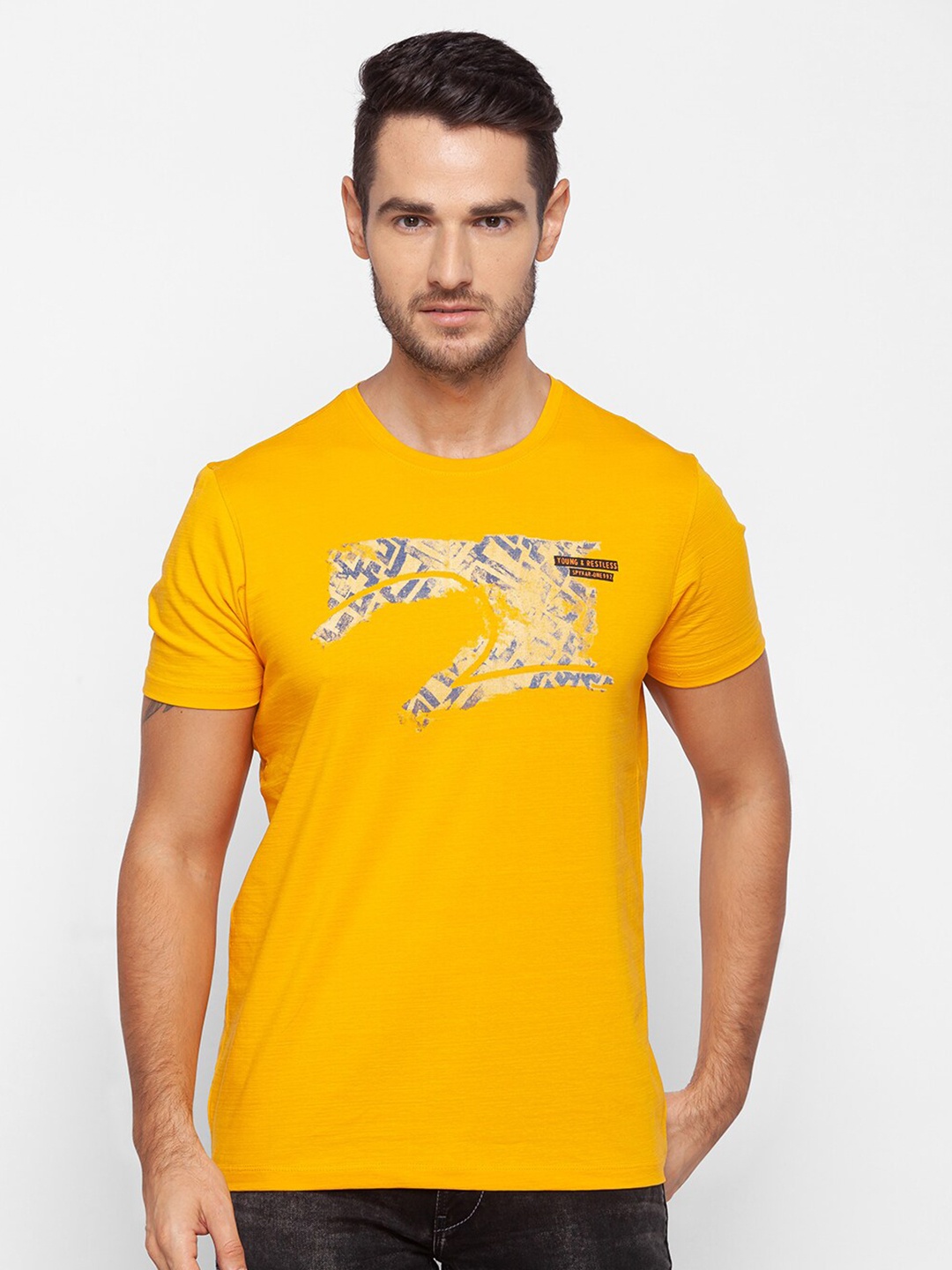 

SPYKAR Men Yellow Printed Raw Edge Slim Fit Cotton T-shirt