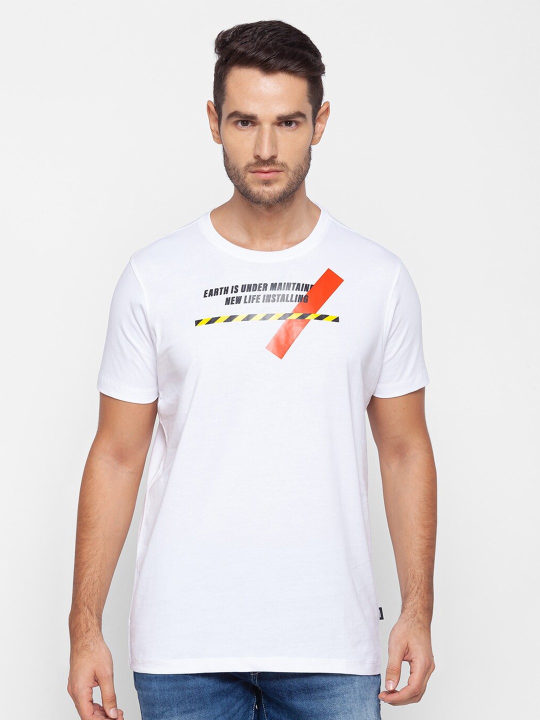 

SPYKAR Men White Typography Printed Cotton Slim Fit T-shirt