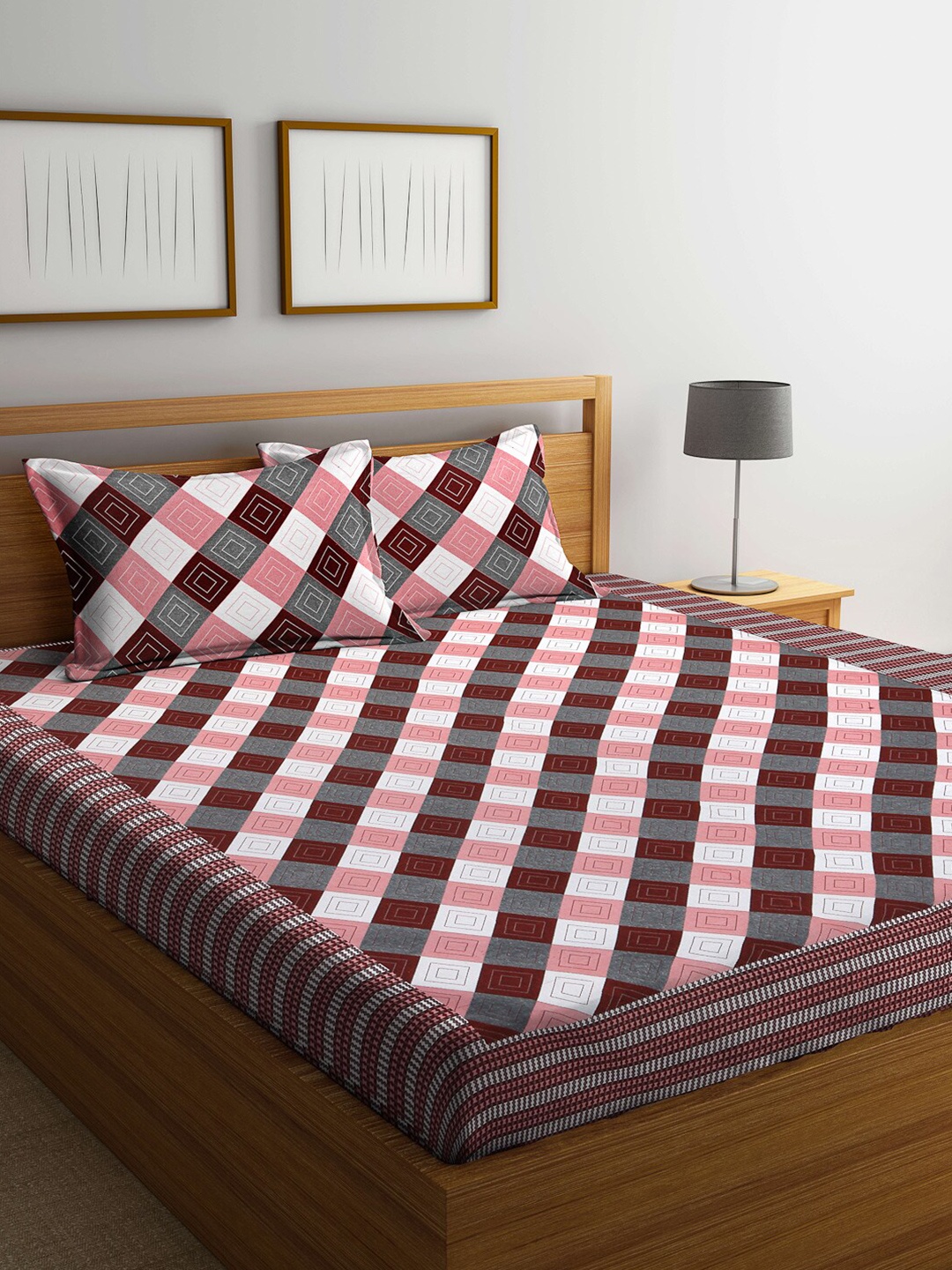 

Arrabi Maroon & White Geometric 300 TC King Bedsheet with 2 Pillow Covers
