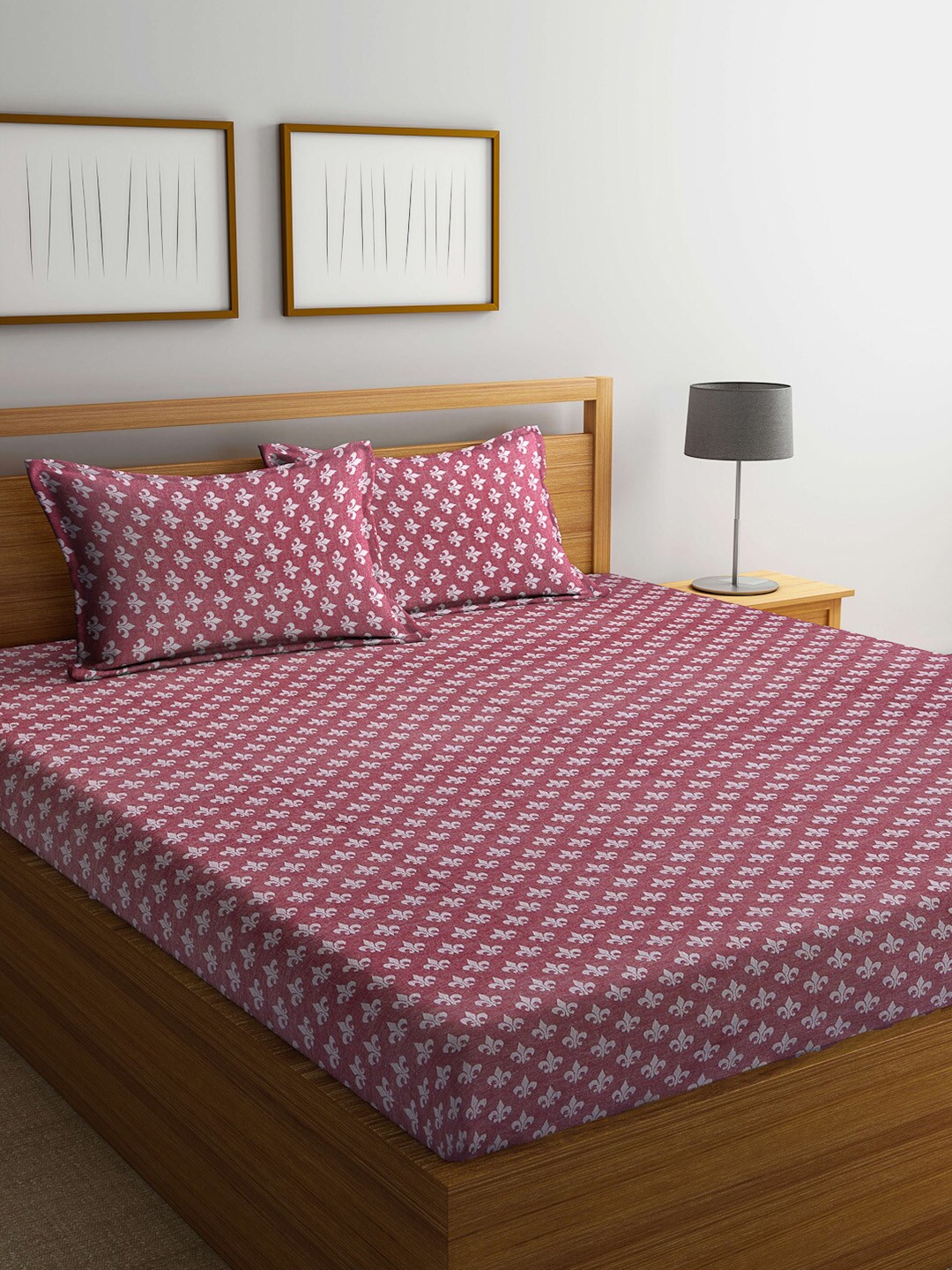 

Arrabi Unisex Red Ethnic Motifs