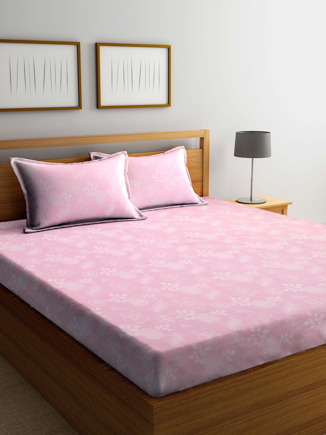 

Arrabi Pink & White Floral 300 TC King Bedsheet with 2 Pillow Covers