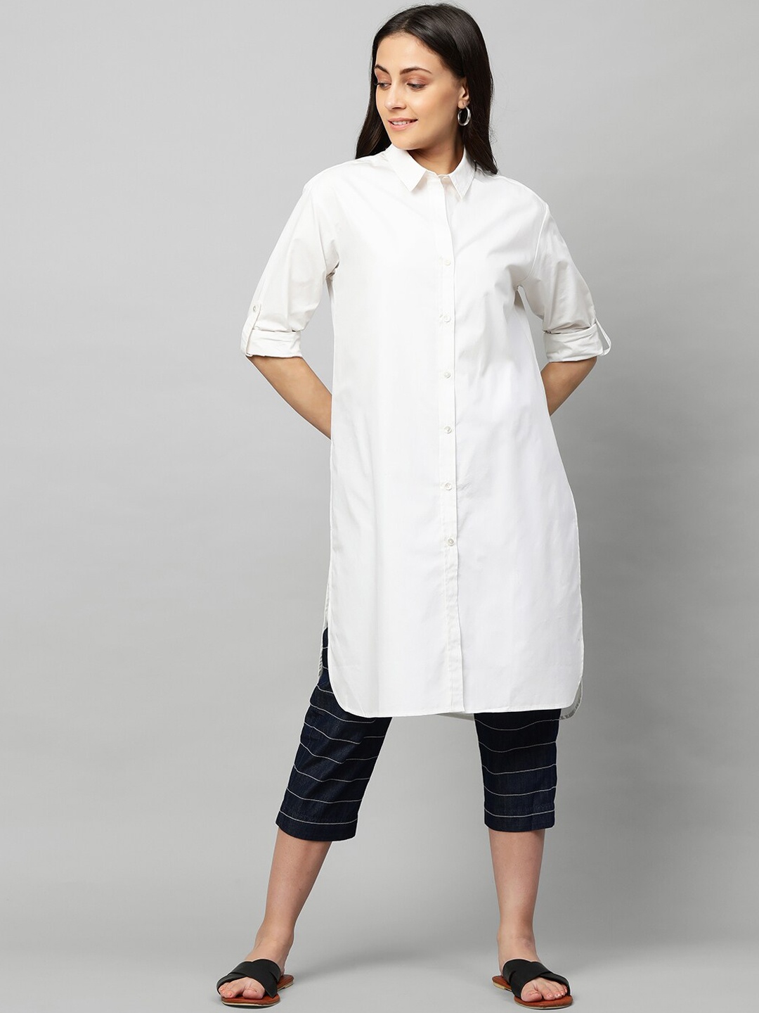 

Modern Indian by CHEMISTRY Women White Regular Textured Denim Kurta Set