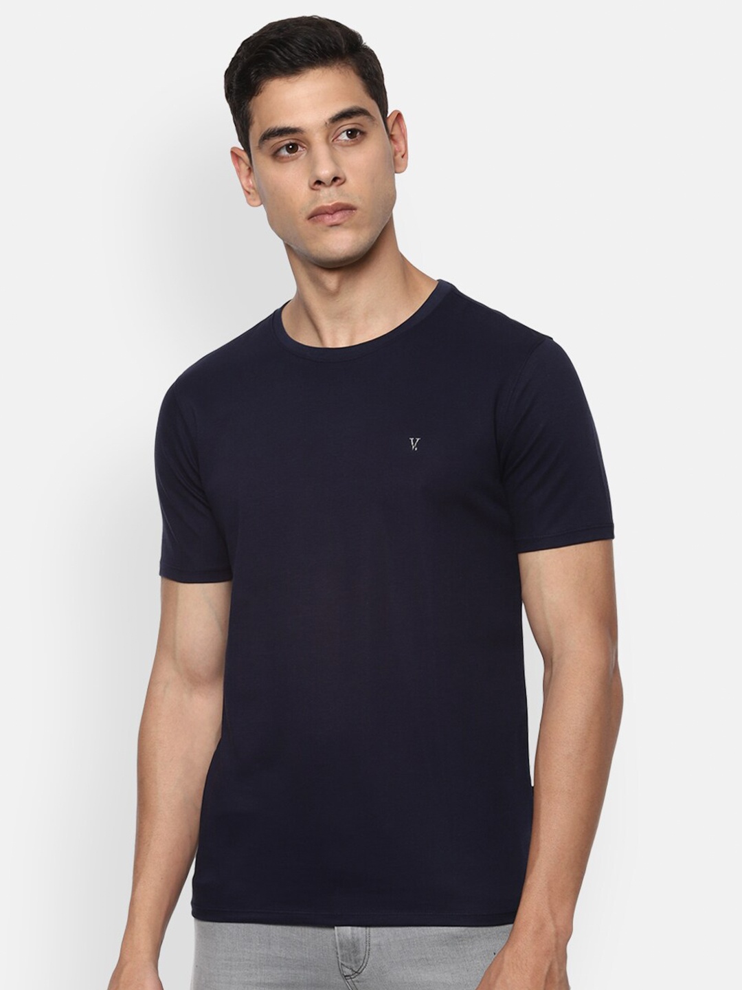 

V Dot Men Navy Blue Solid Slim Fit Pure Cotton T-shirt