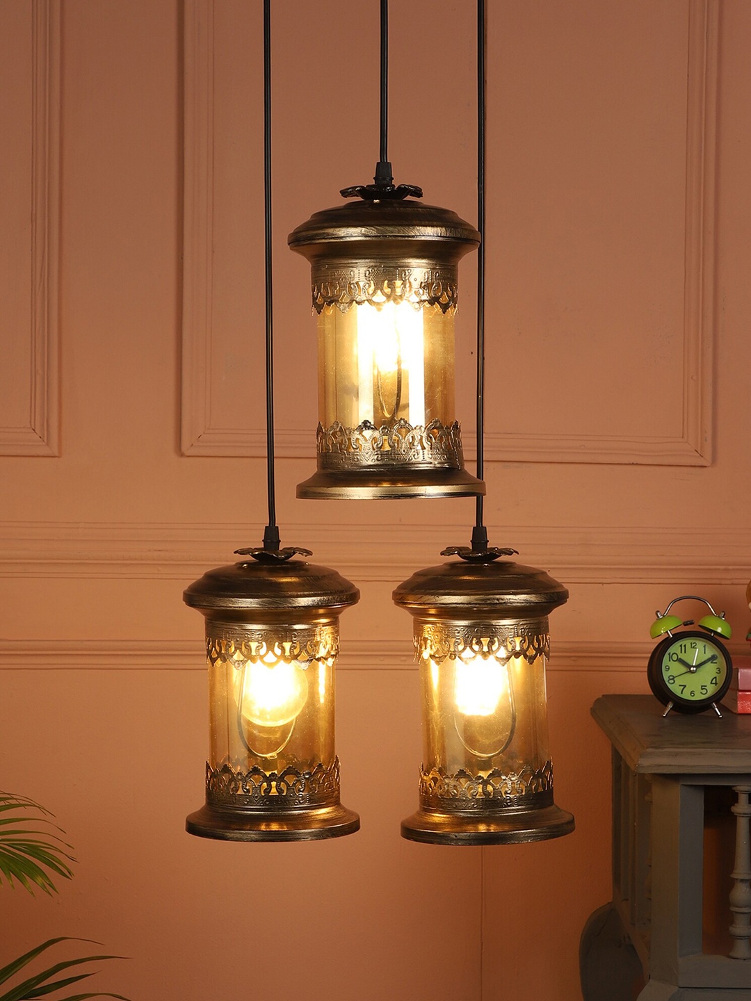 

MFD HOME FURNISHING Gold-Toned Glass Quirky Cluster Light