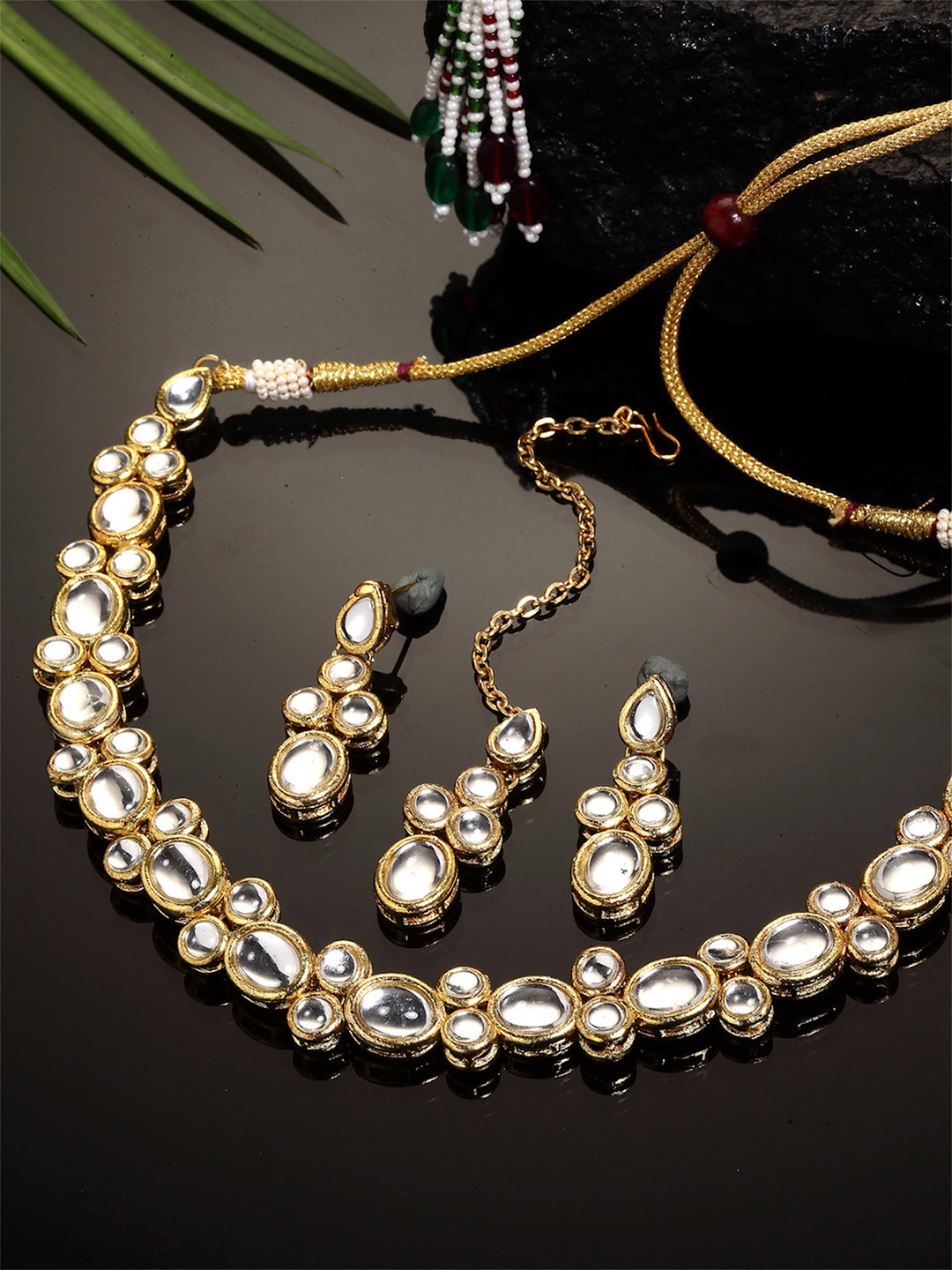 

KARATCART Gold-Plated & White Kundan-Studded Handcrafted Jewellery Set