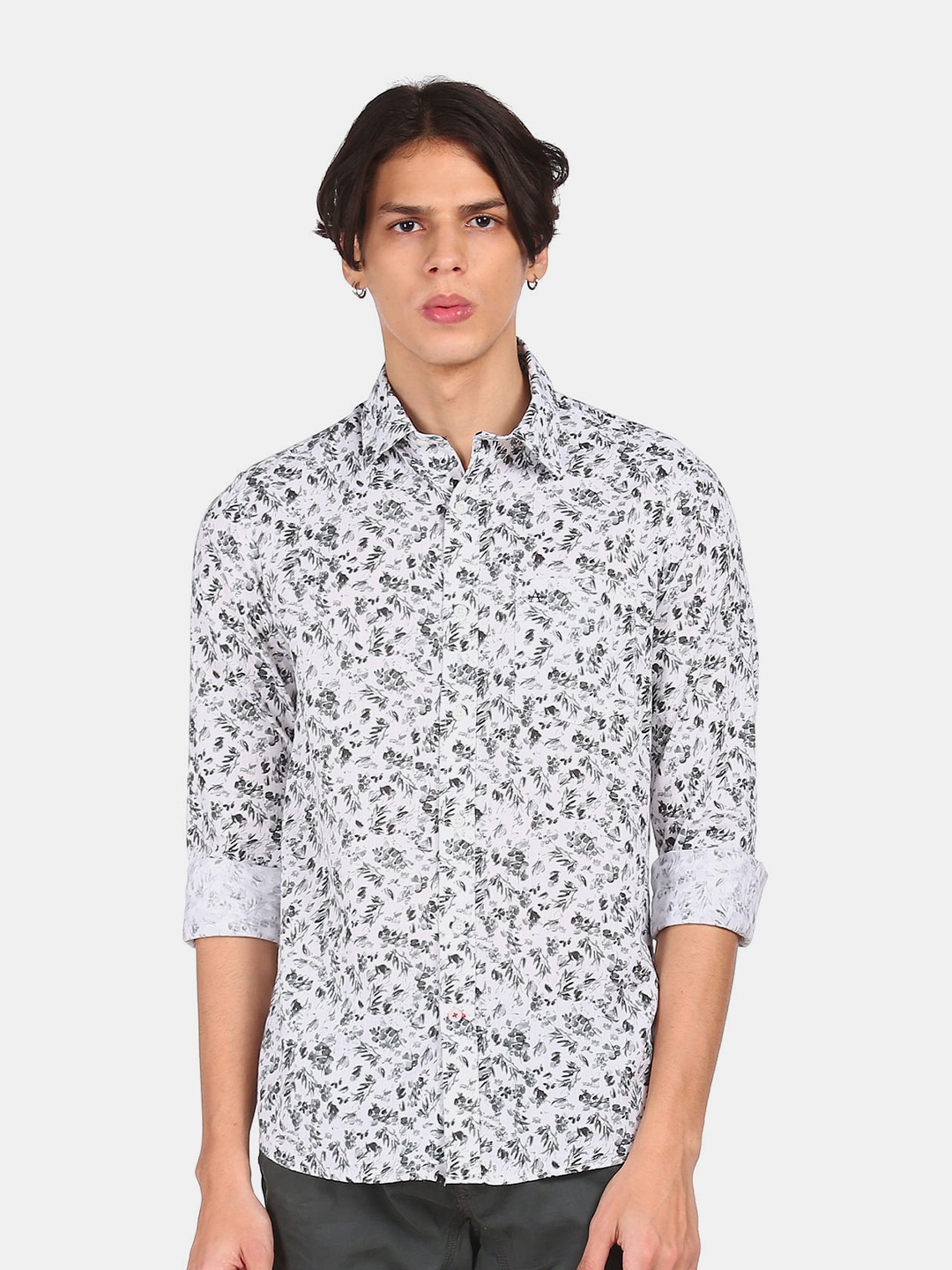 

Arrow Sport Men Grey & White Floral Opaque Printed Pure Cotton Casual Shirt