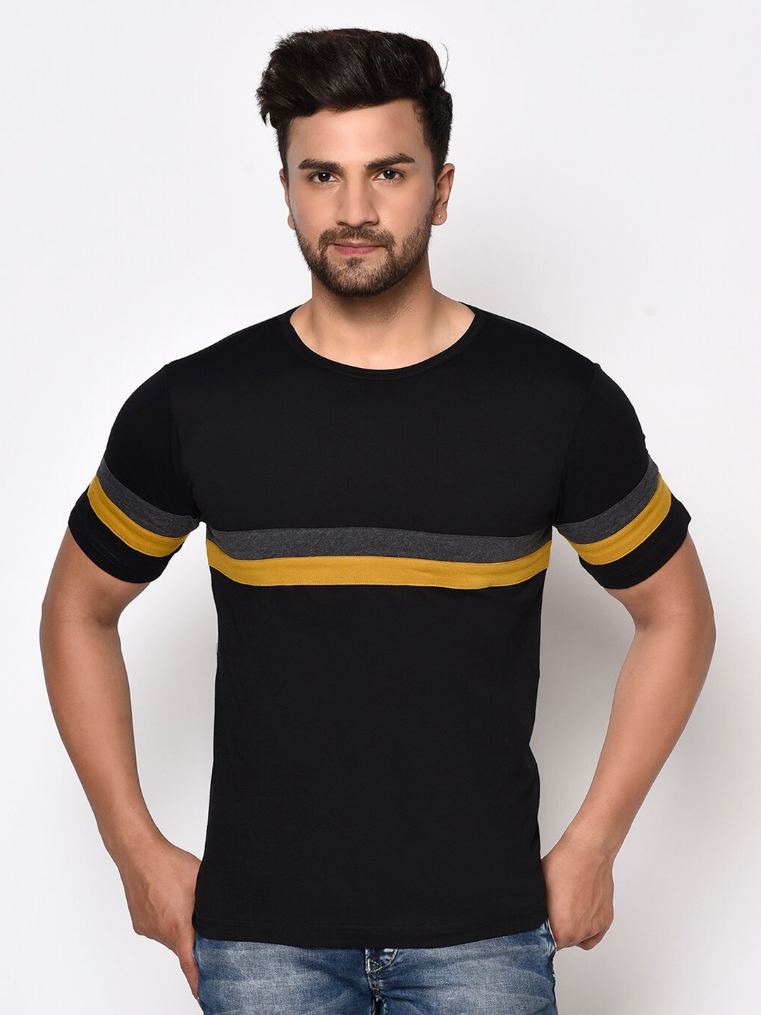 

Rigo Men Black Pockets Slim Fit T-shirt