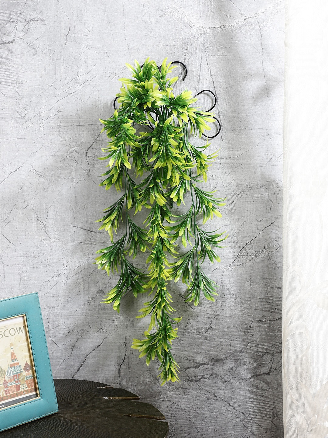 

FOLIYAJ Green Artificial Vine with Metal Wall Stand