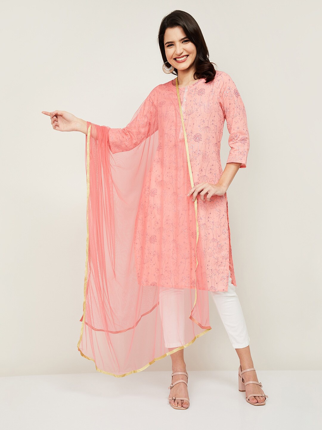 

Melange by Lifestyle Coral Pink & Gold-Toned Dupatta