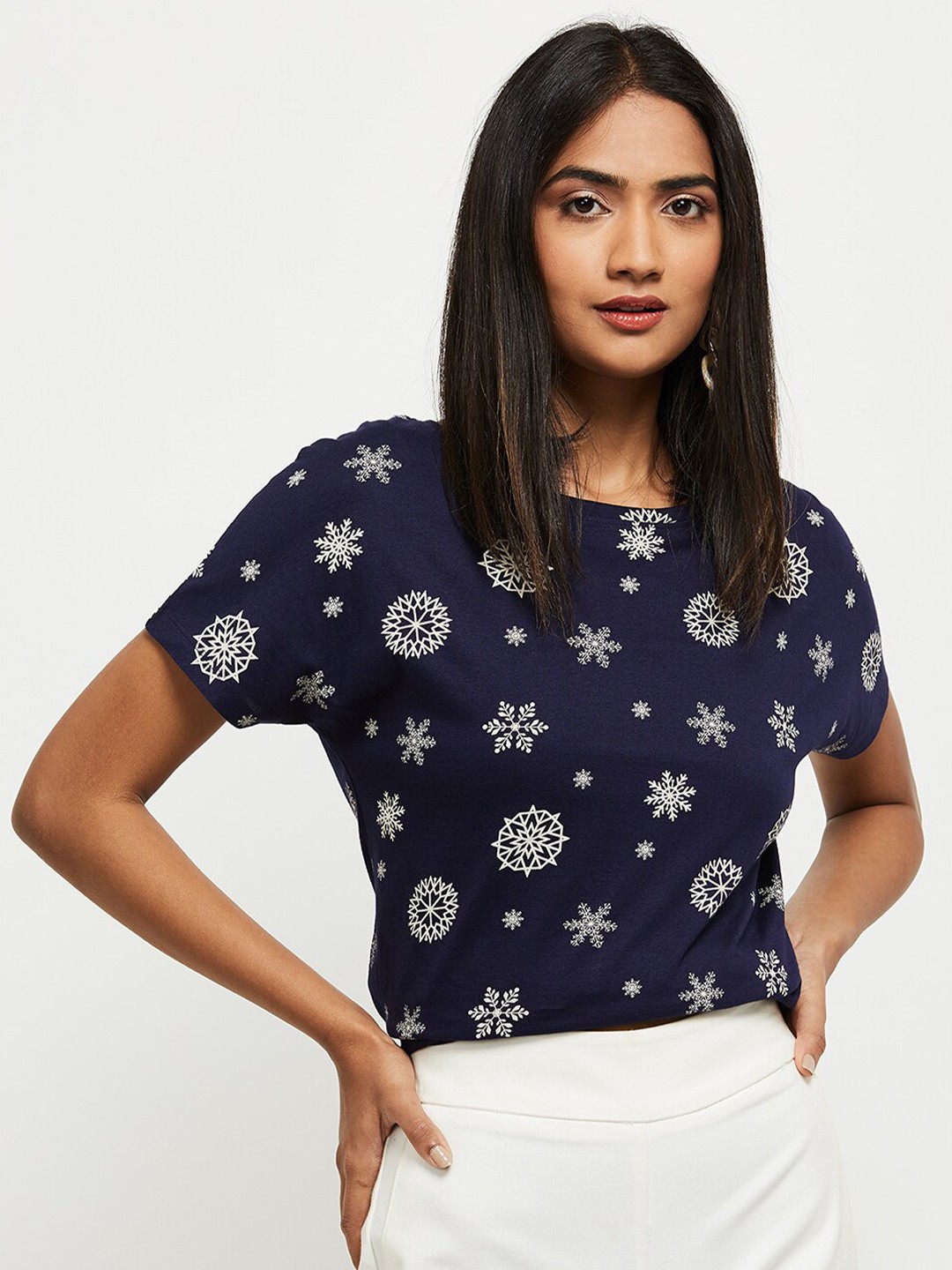 

max Women Navy Blue & White Printed Extended Sleeves T-shirt