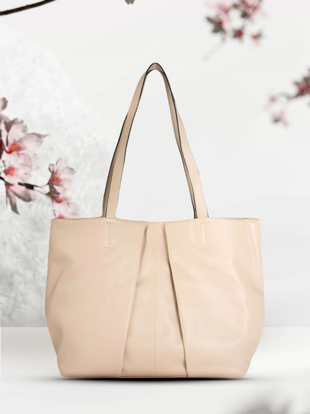 

Accessorize London Women's Faux Leather Savannah Pleated Slouch Shopper, Cream